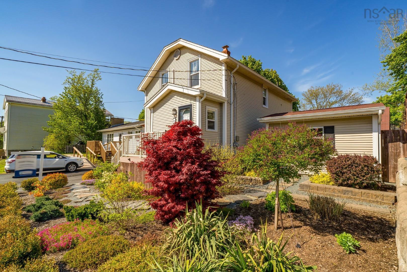Thumbnail image for 8 Eaton Avenue MLS<sup>®</sup> 202623581