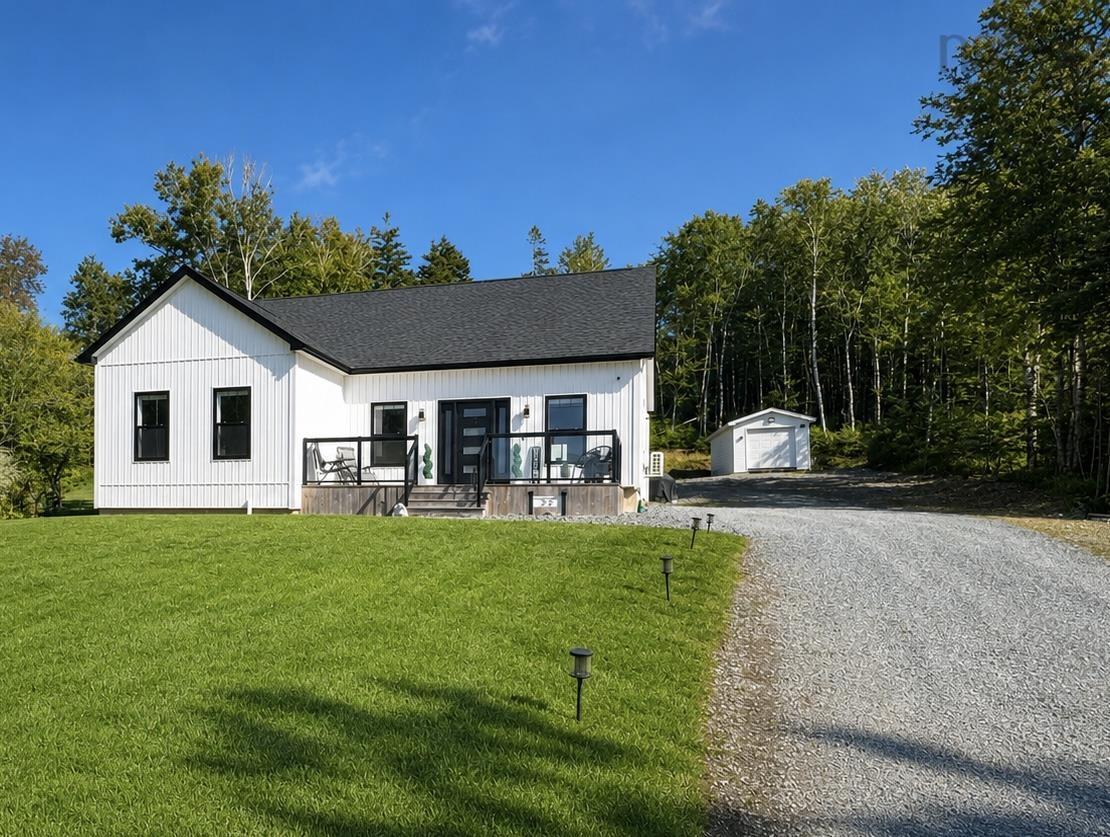 Thumbnail image for 30 Cove Road MLS<sup>®</sup> 202623687