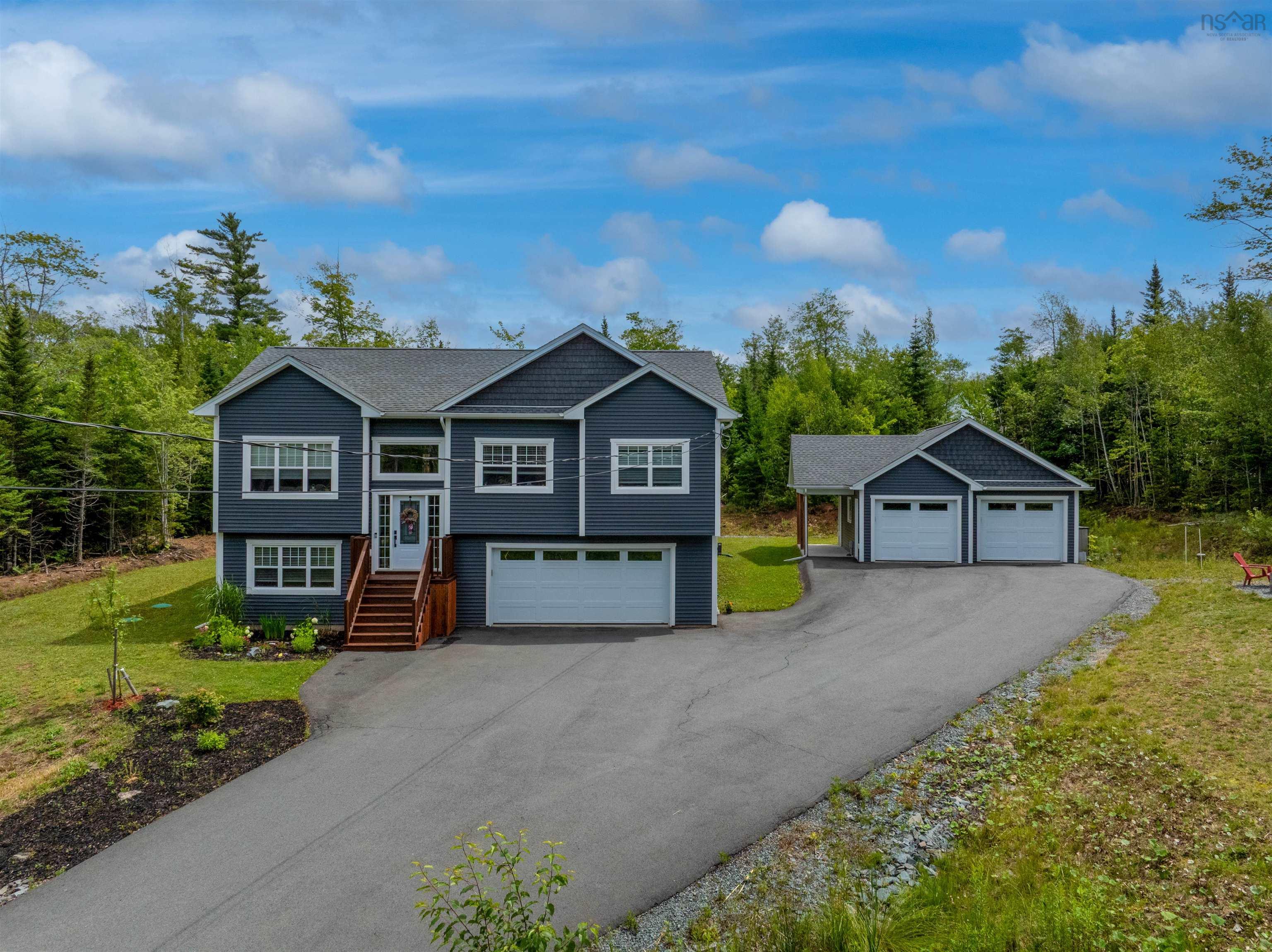 Thumbnail image for 6230 Highway 2 MLS<sup>®</sup> 202623691
