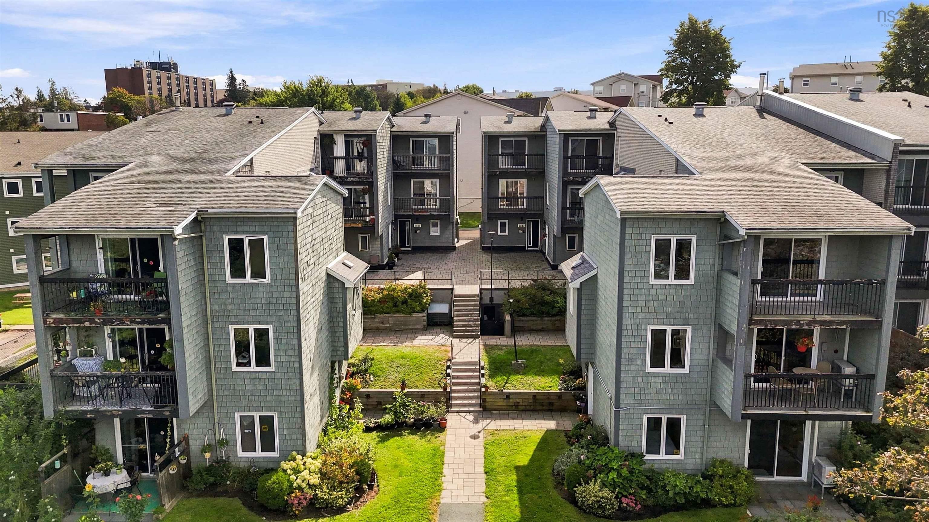 Thumbnail image for 5817 Gainsborough Place MLS<sup>®</sup> 202623708