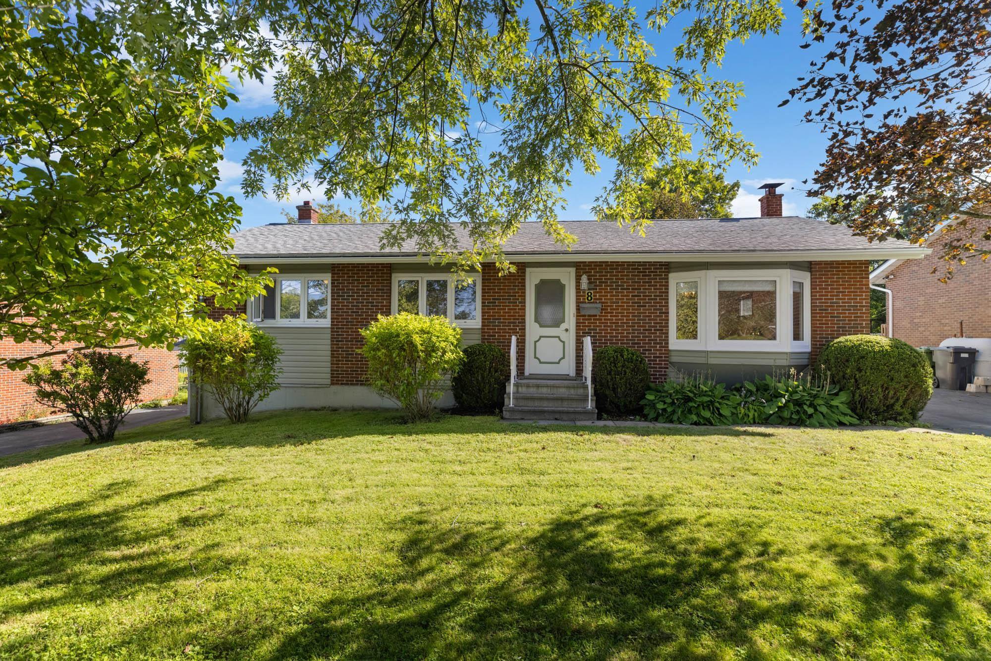Thumbnail image for 8 Muriel Avenue MLS<sup>®</sup> 202623715
