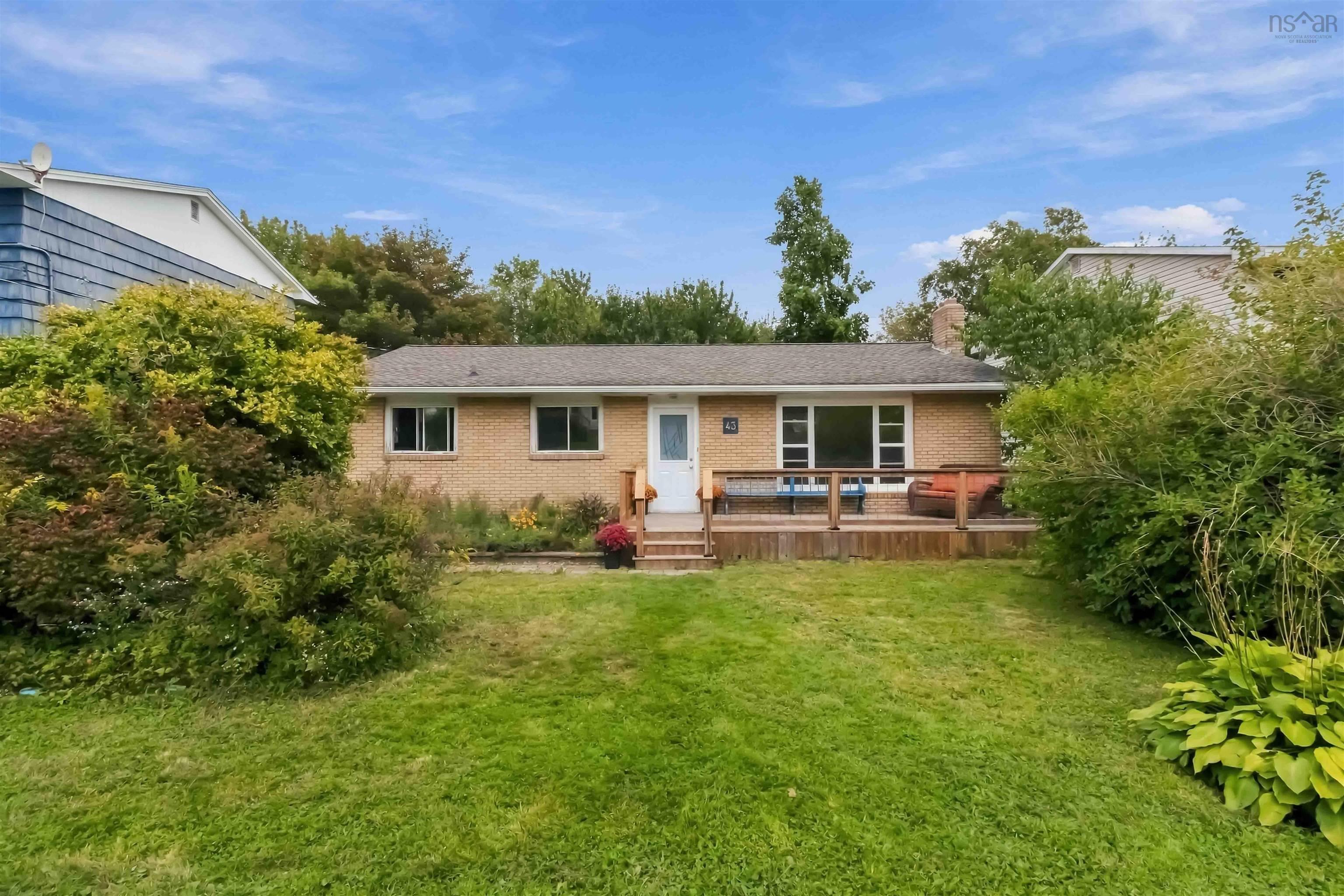 Thumbnail image for 43 Fader Street MLS<sup>®</sup> 202623727