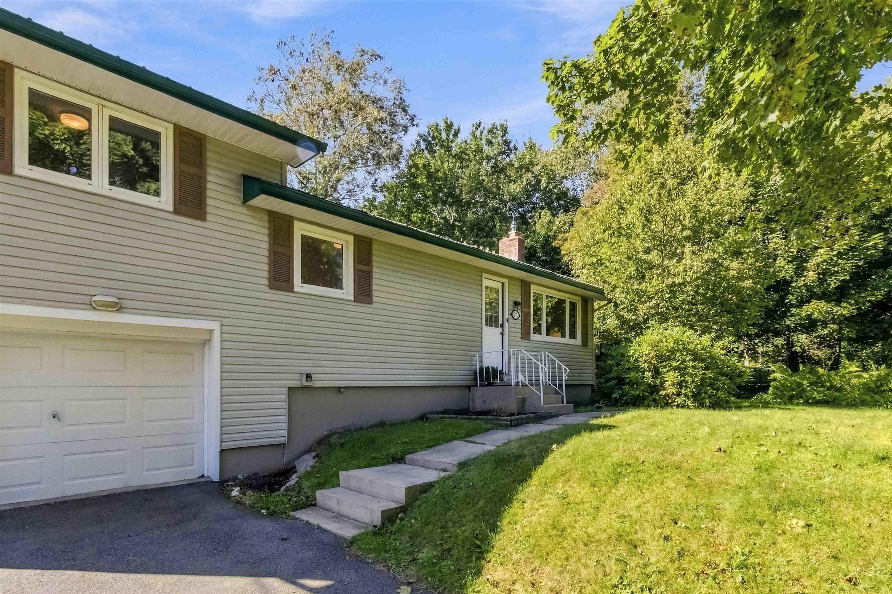 Thumbnail image for 27 Parkcrest Drive Drive MLS<sup>®</sup> 202623728