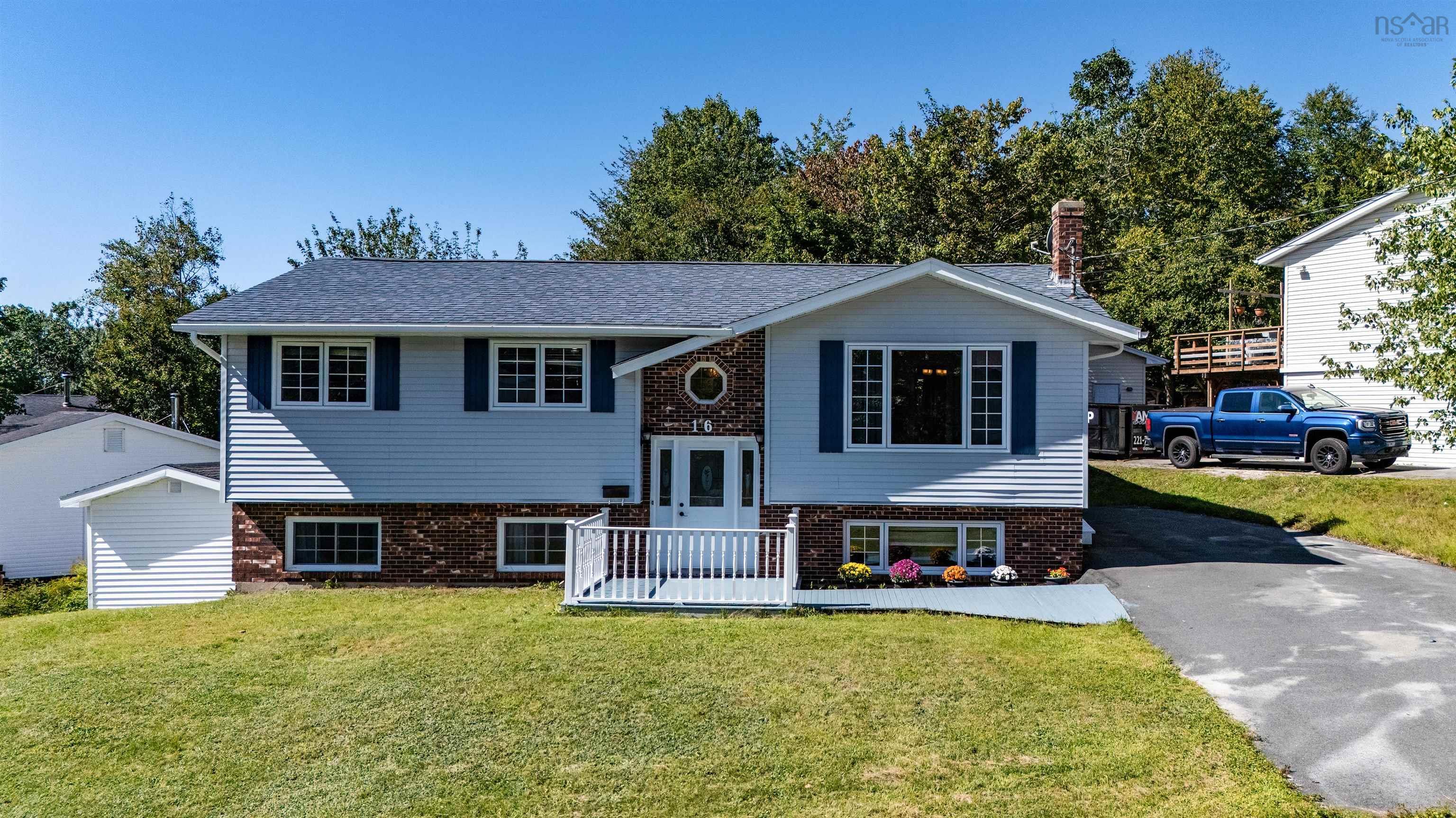 Thumbnail image for 16 Rothsay Court MLS<sup>®</sup> 202623823