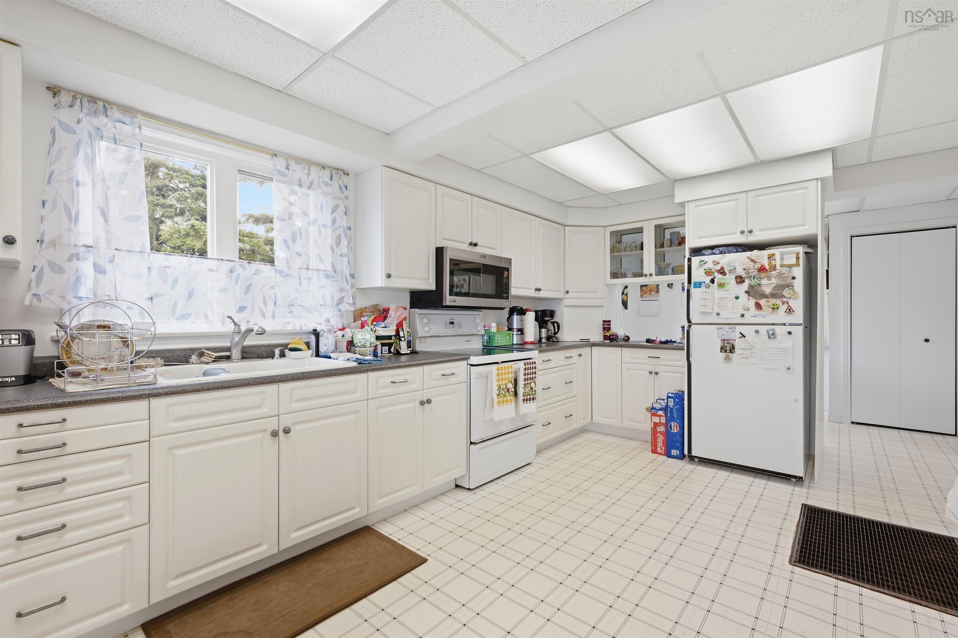 View image 18