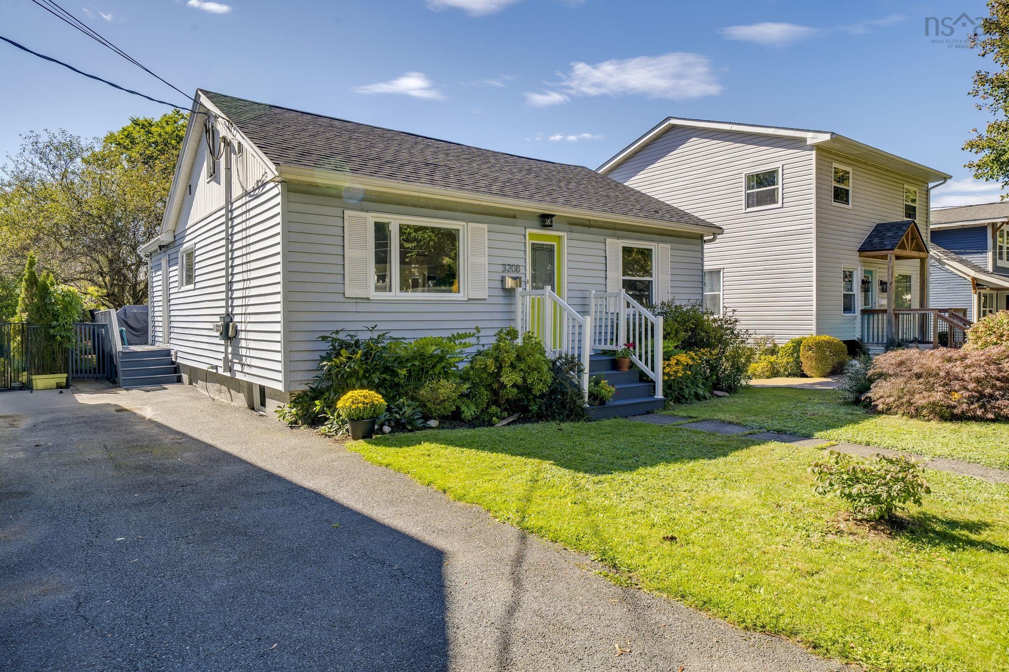 Thumbnail image for 3208 Glendale Road MLS<sup>®</sup> 202623982