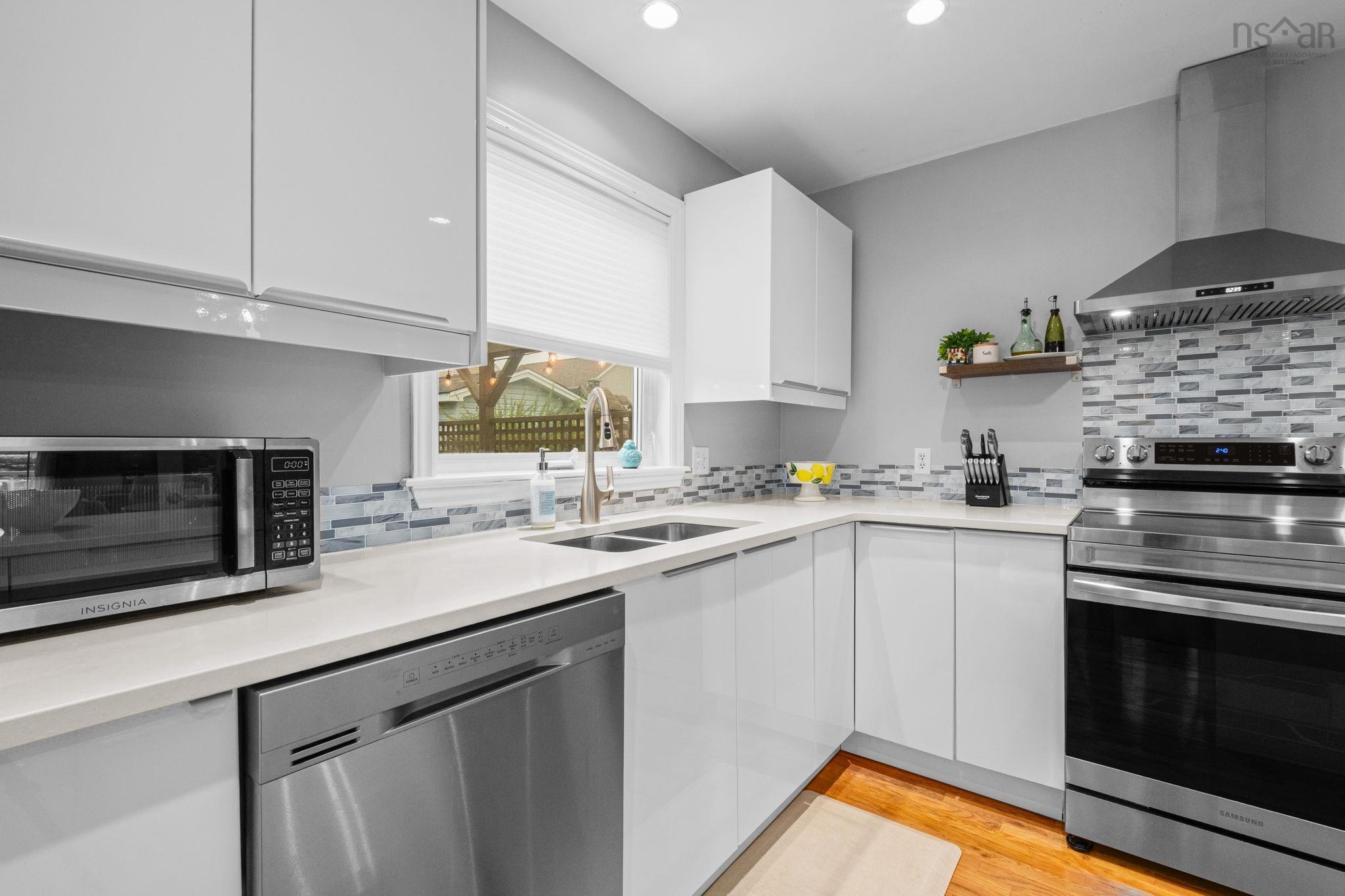View image 11