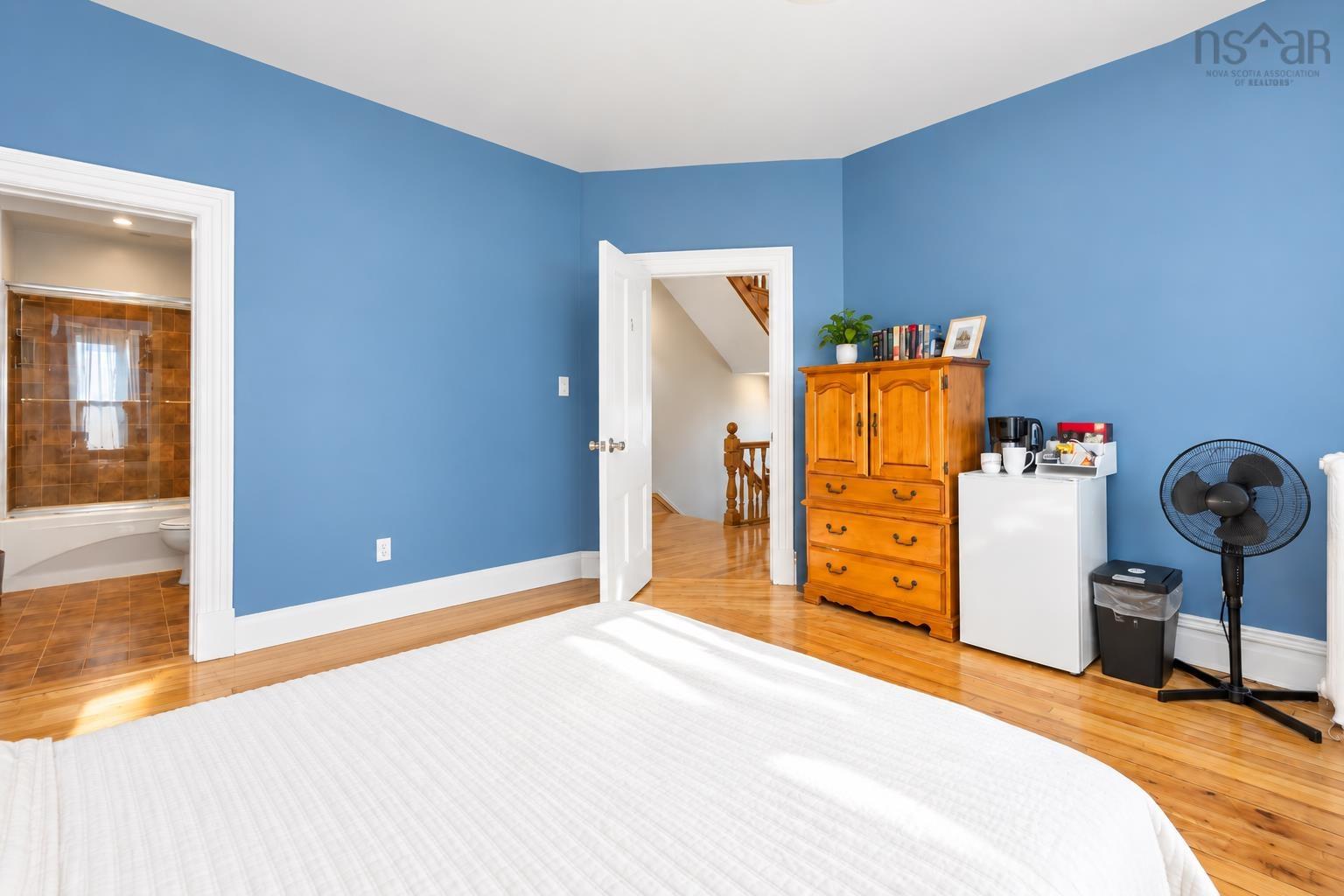 View image 11