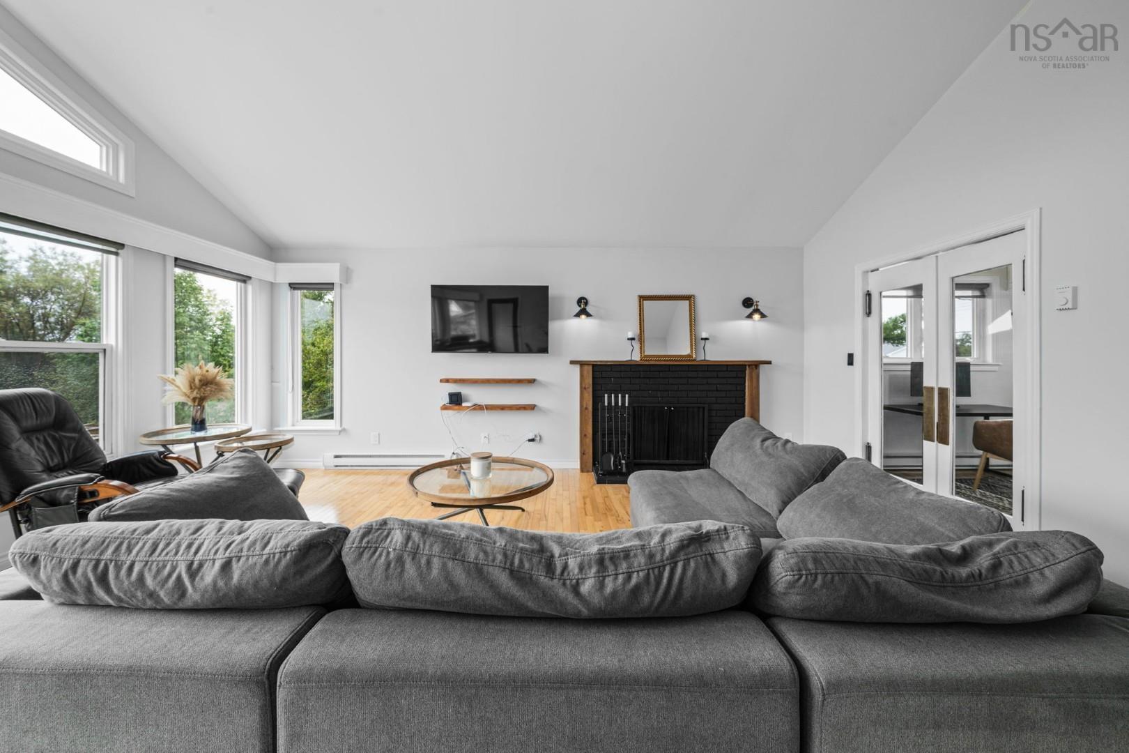 View image 12