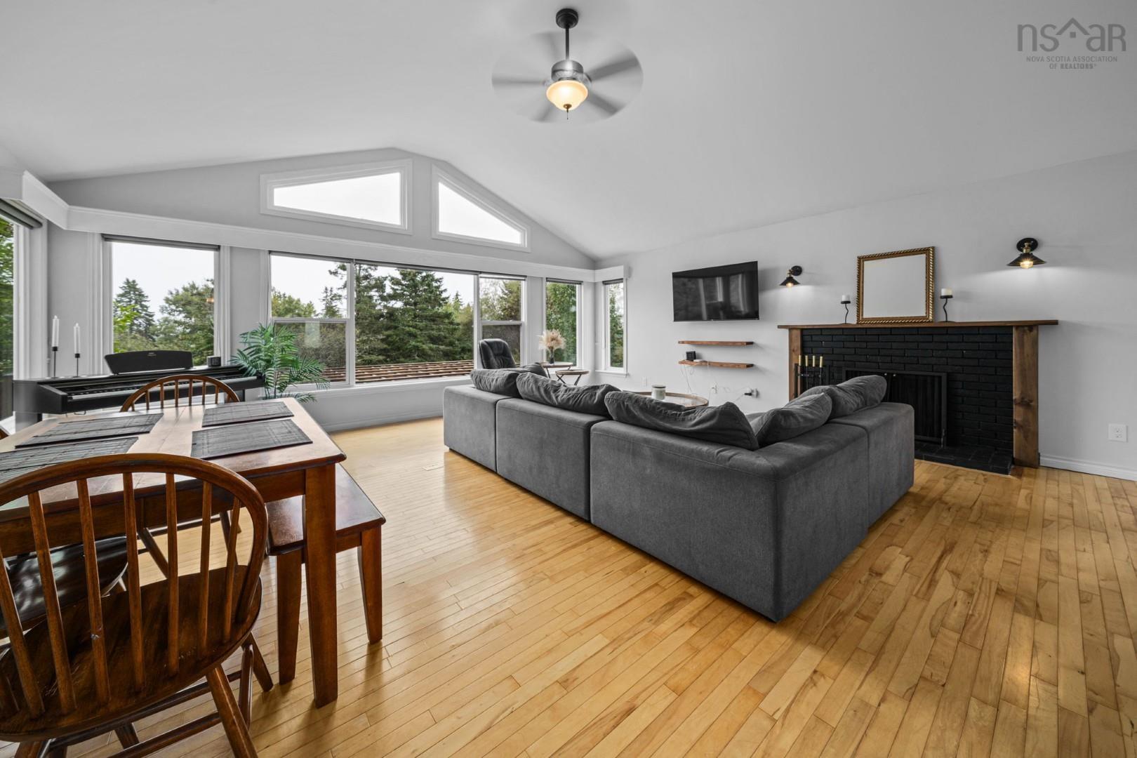 View image 9