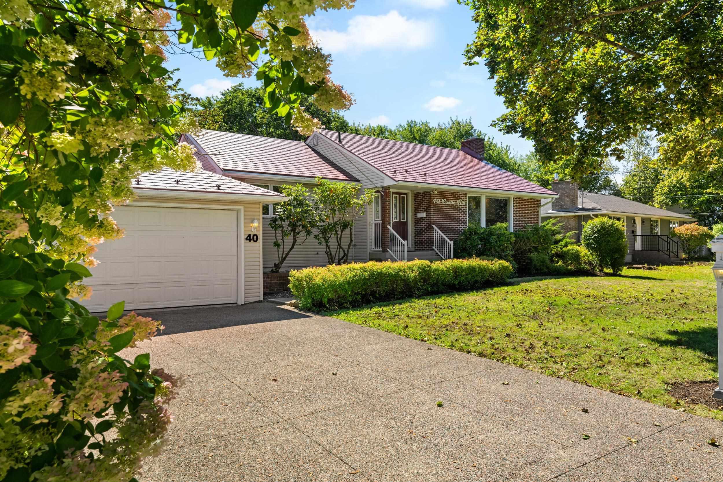 Thumbnail image for 40 Castle Hill Drive MLS<sup>®</sup> 202624116