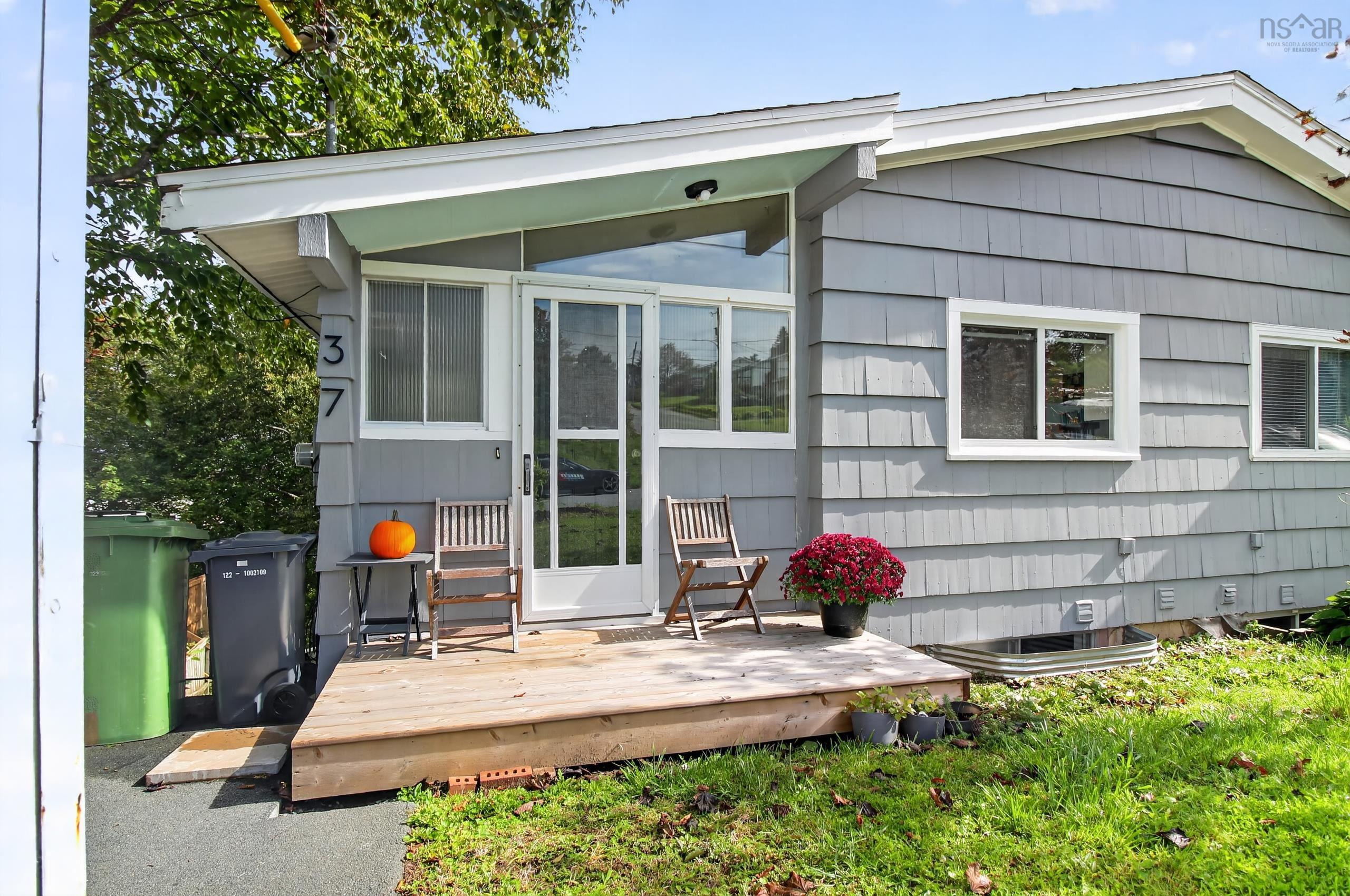 Thumbnail image for 37 Clearview Street MLS<sup>®</sup> 202624147
