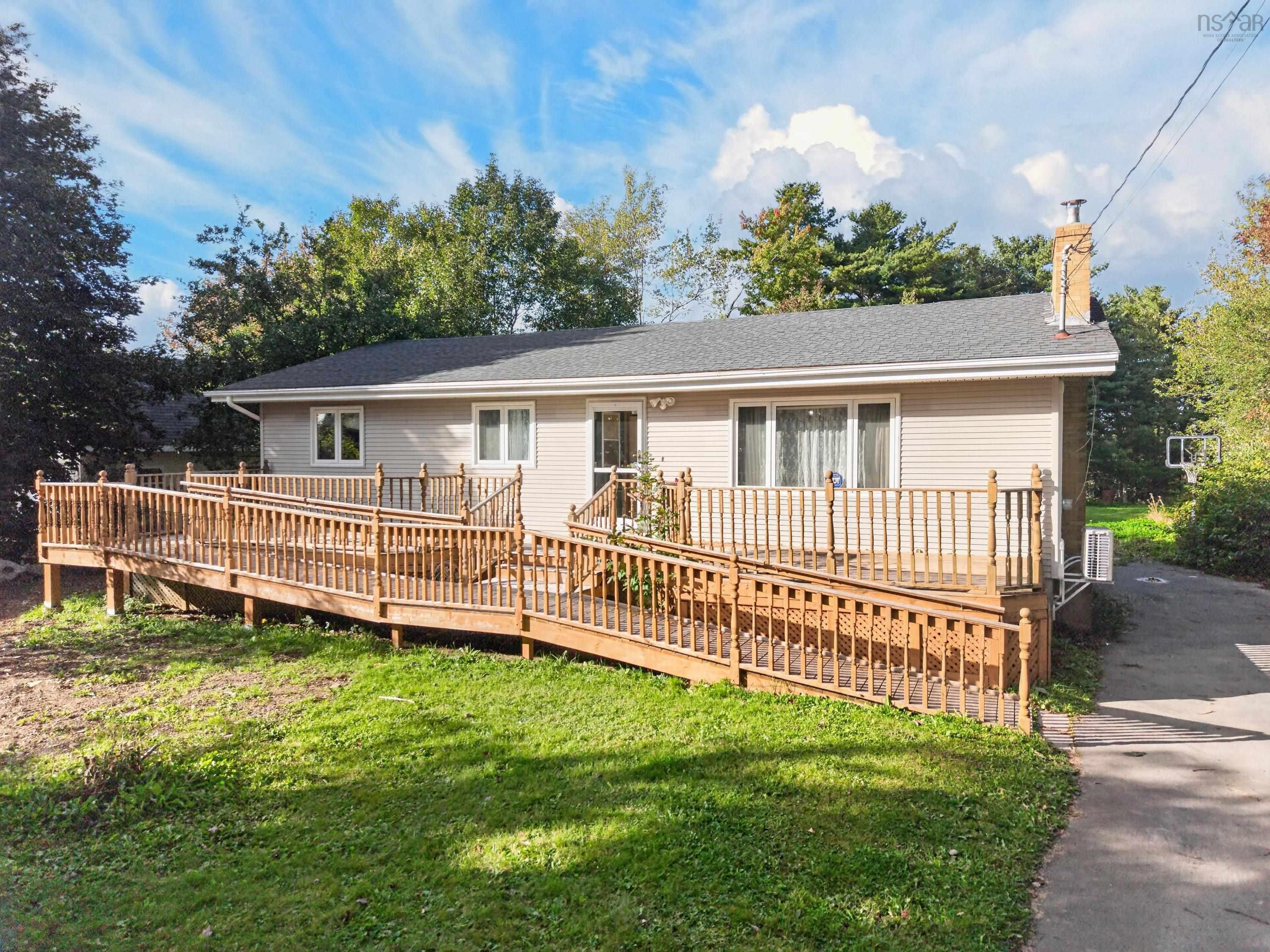 Thumbnail image for 2587 Sackville Drive MLS<sup>®</sup> 202624199