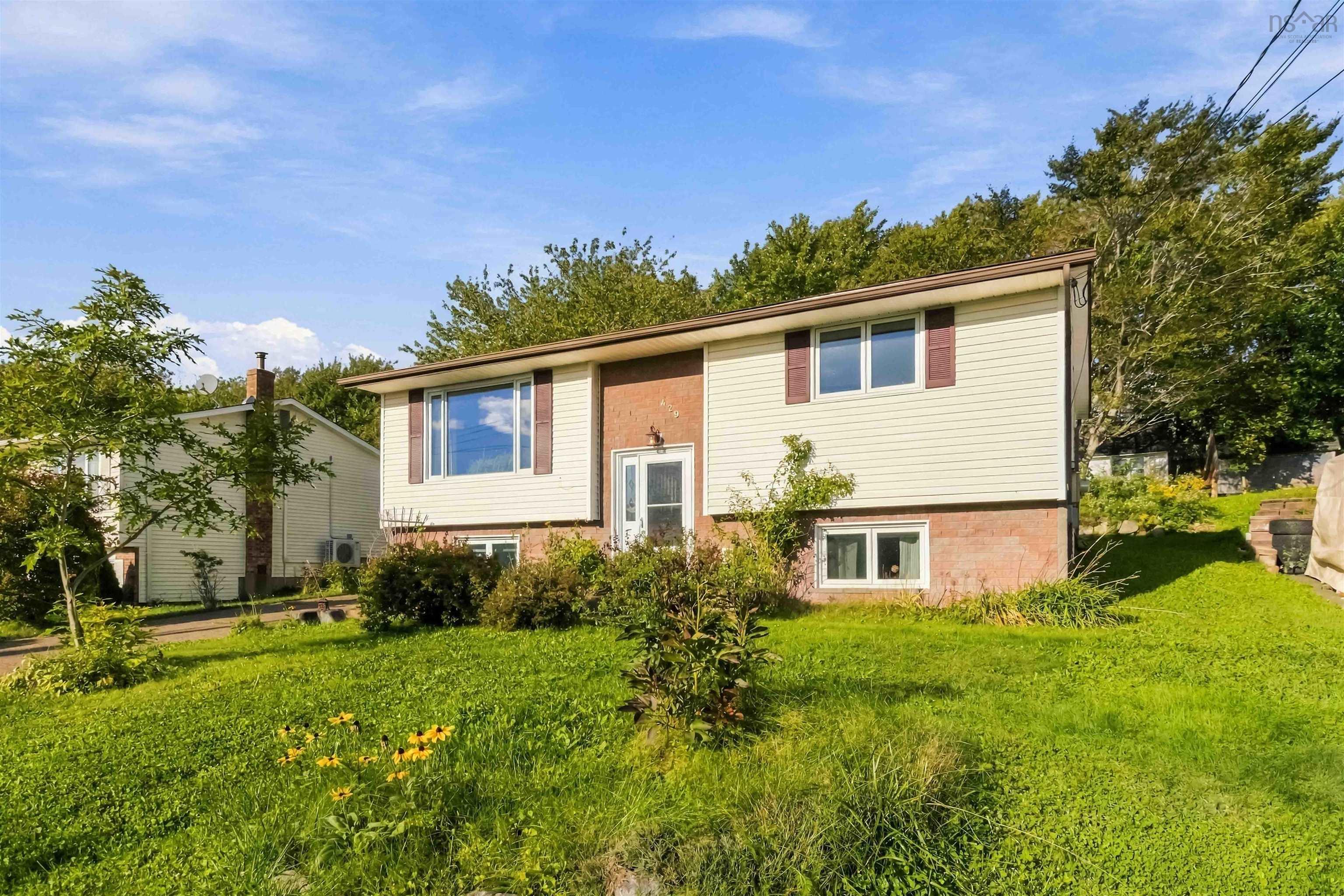 Thumbnail image for 429 Auburn Drive MLS<sup>®</sup> 202624240