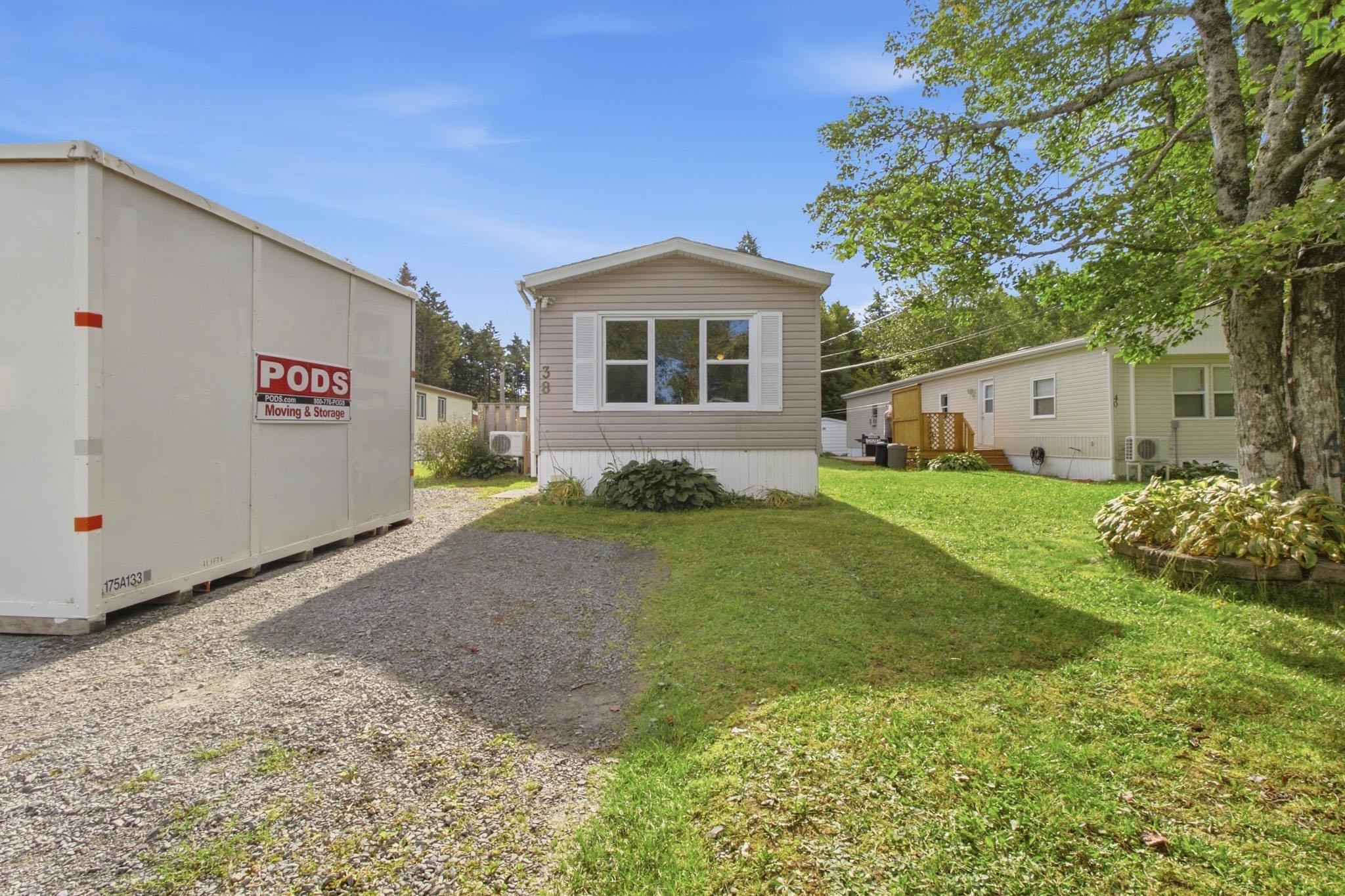 Thumbnail image for 38 Elcona Avenue MLS<sup>®</sup> 202624253