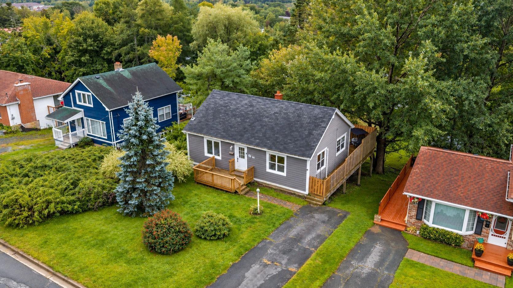 Thumbnail image for 44 Hillside Avenue MLS<sup>®</sup> 202624284