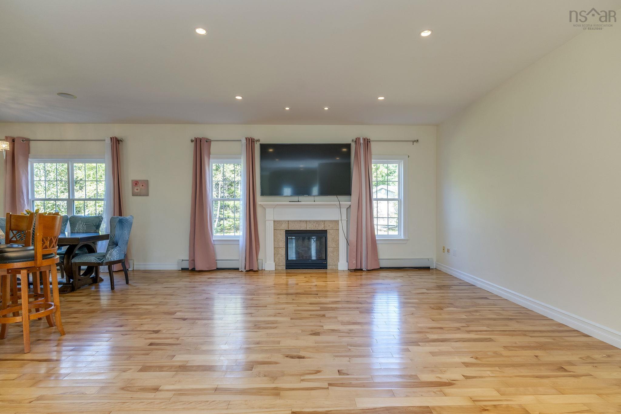 View image 8