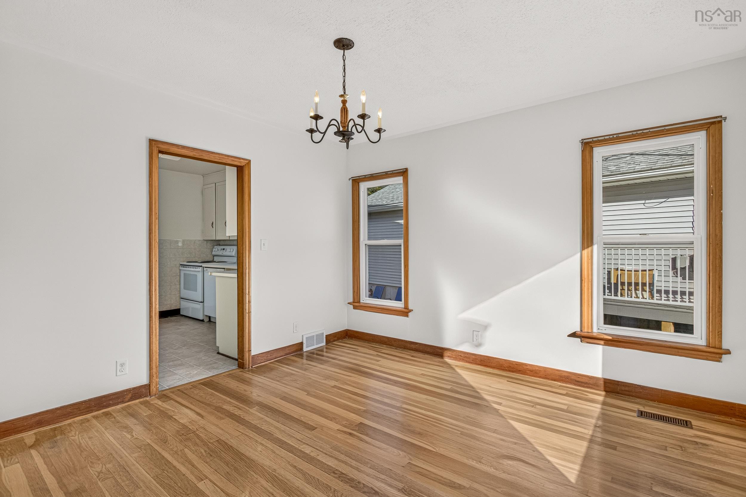 View image 18