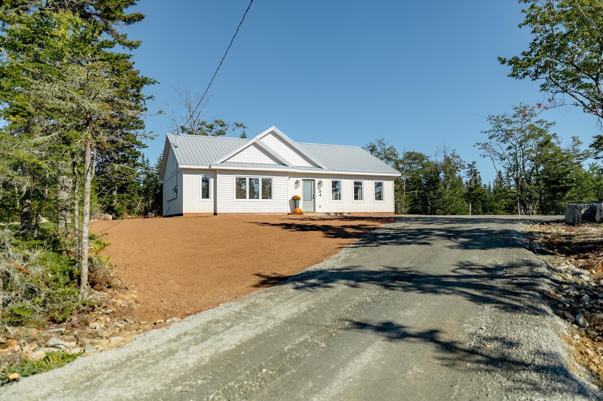 Thumbnail image for 64 Lakepoint Way MLS<sup>®</sup> 202624316