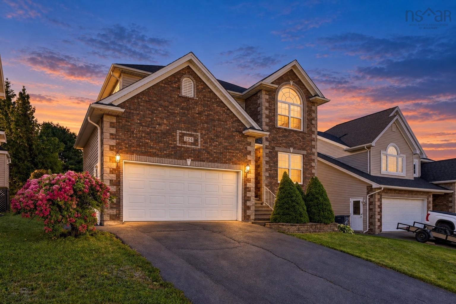 Thumbnail image for 224 Langbrae Drive MLS<sup>®</sup> 202624342