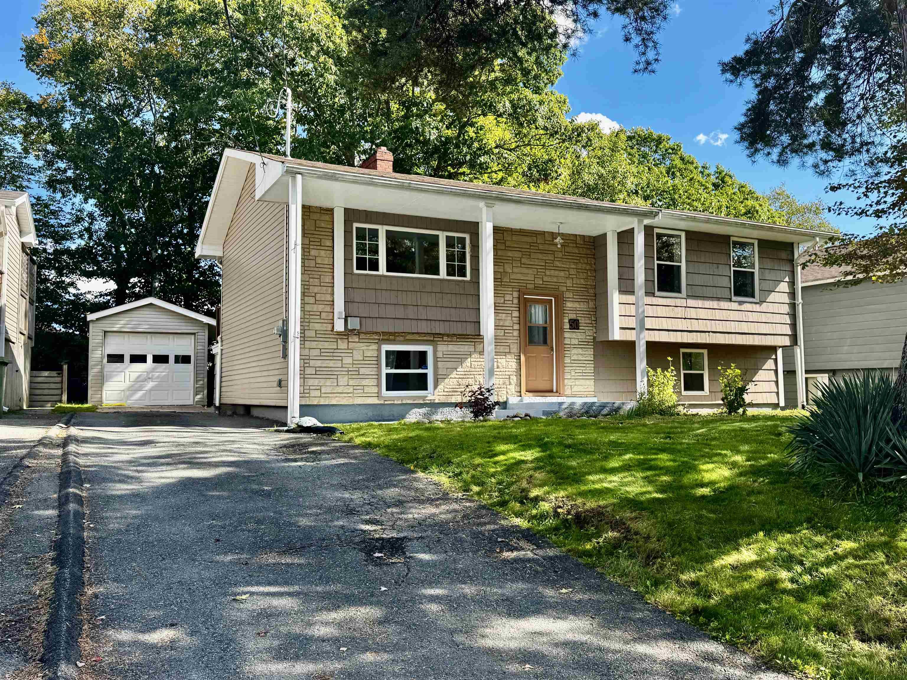 Thumbnail image for 50 Inverness Avenue MLS<sup>®</sup> 202624352