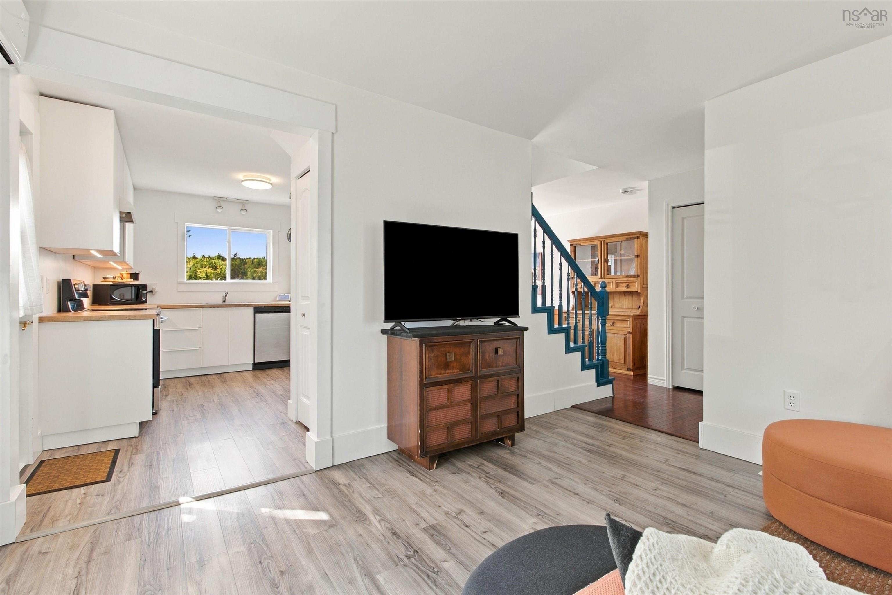 View image 8