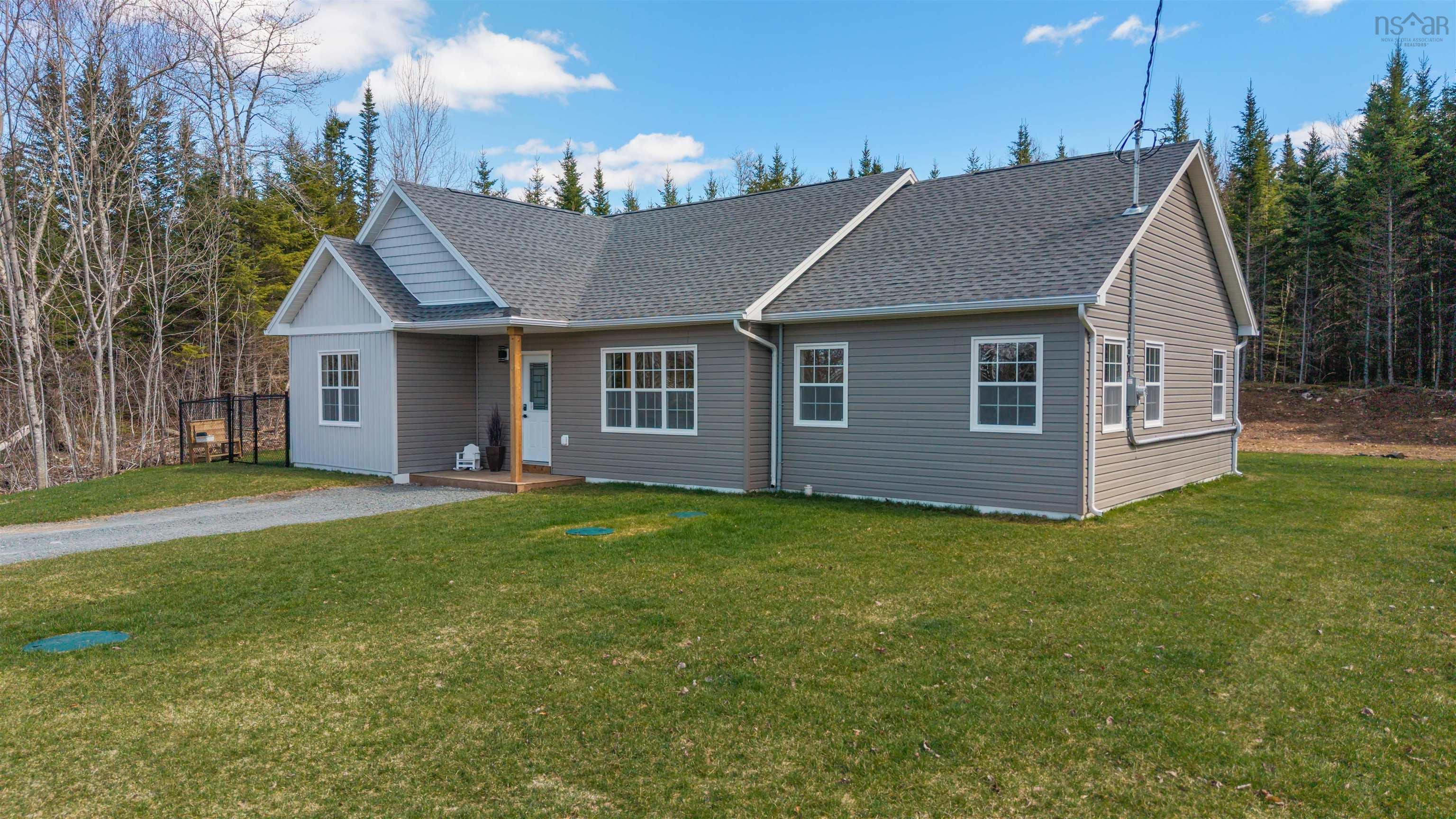 Thumbnail image for 420 Lays Lake Road MLS<sup>®</sup> 202624692