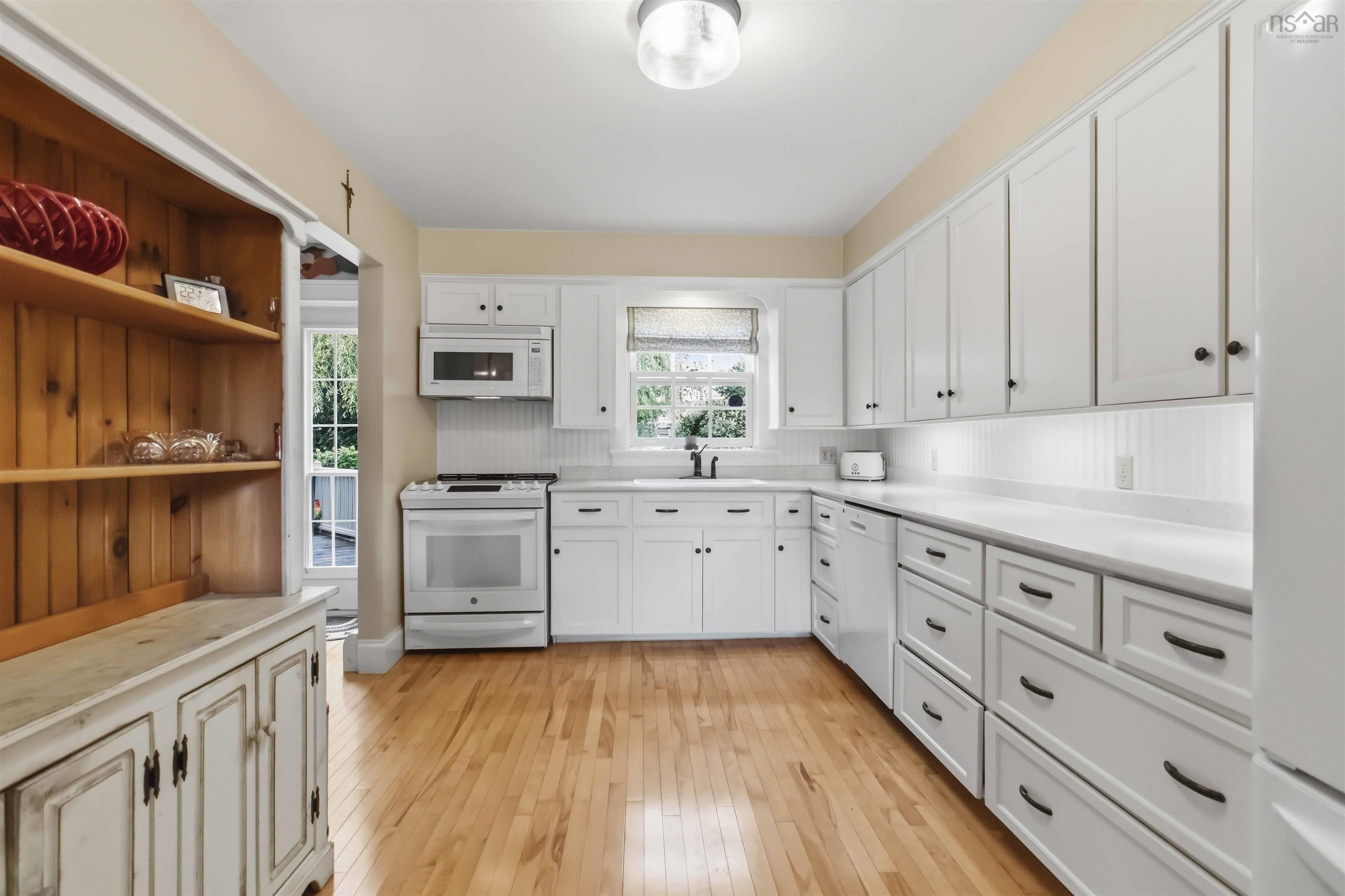 View image 18