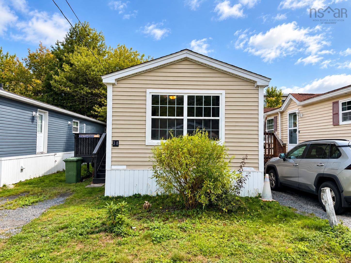Thumbnail image for 38 Bridget Avenue MLS<sup>®</sup> 202624925