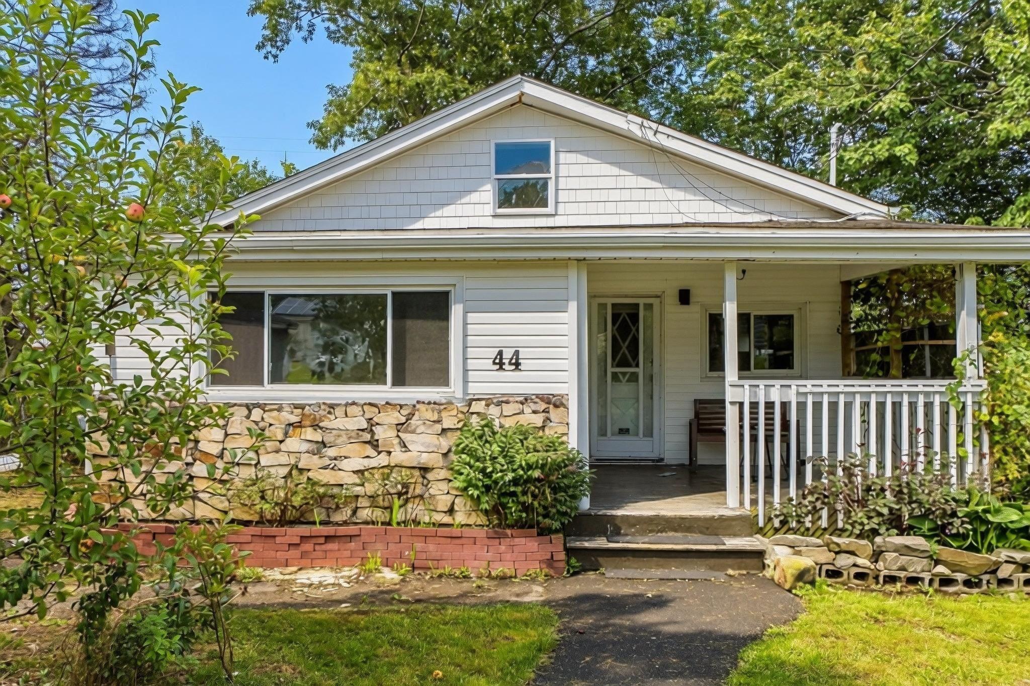 Thumbnail image for 44 Courtney Road MLS<sup>®</sup> 202624942