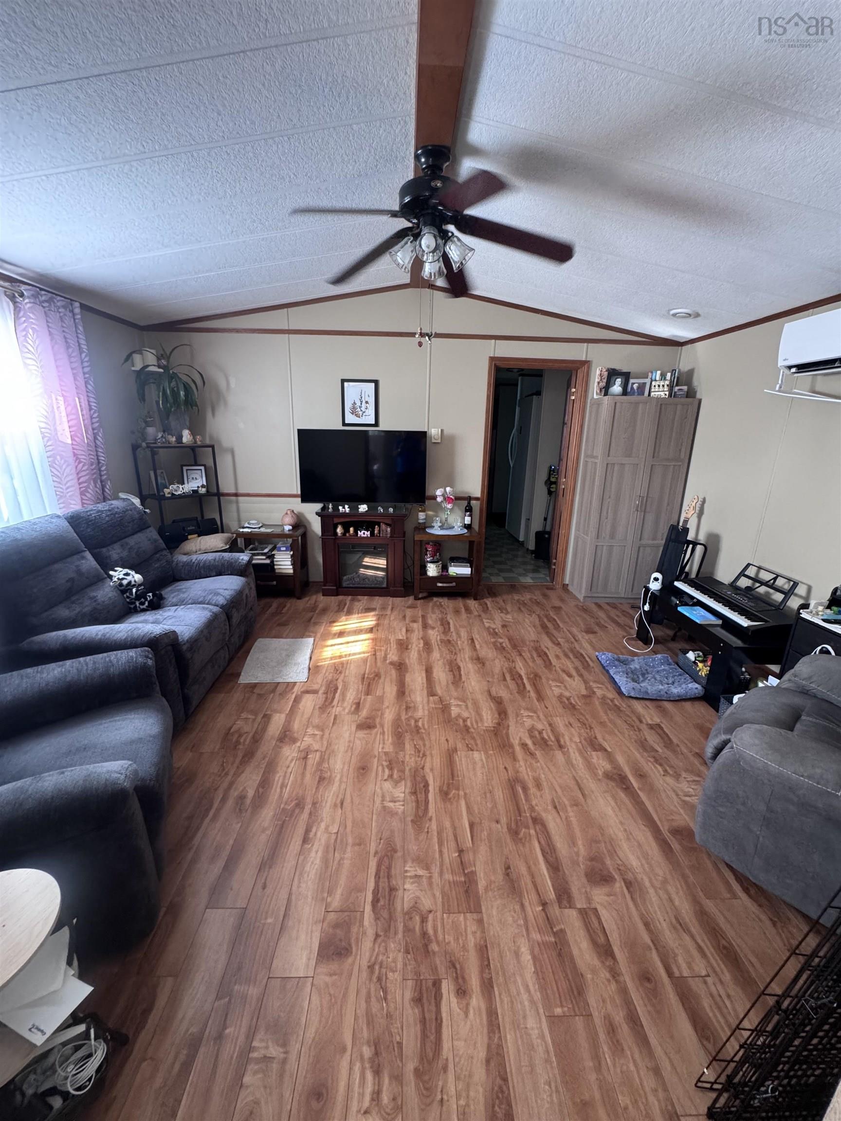 View image 9