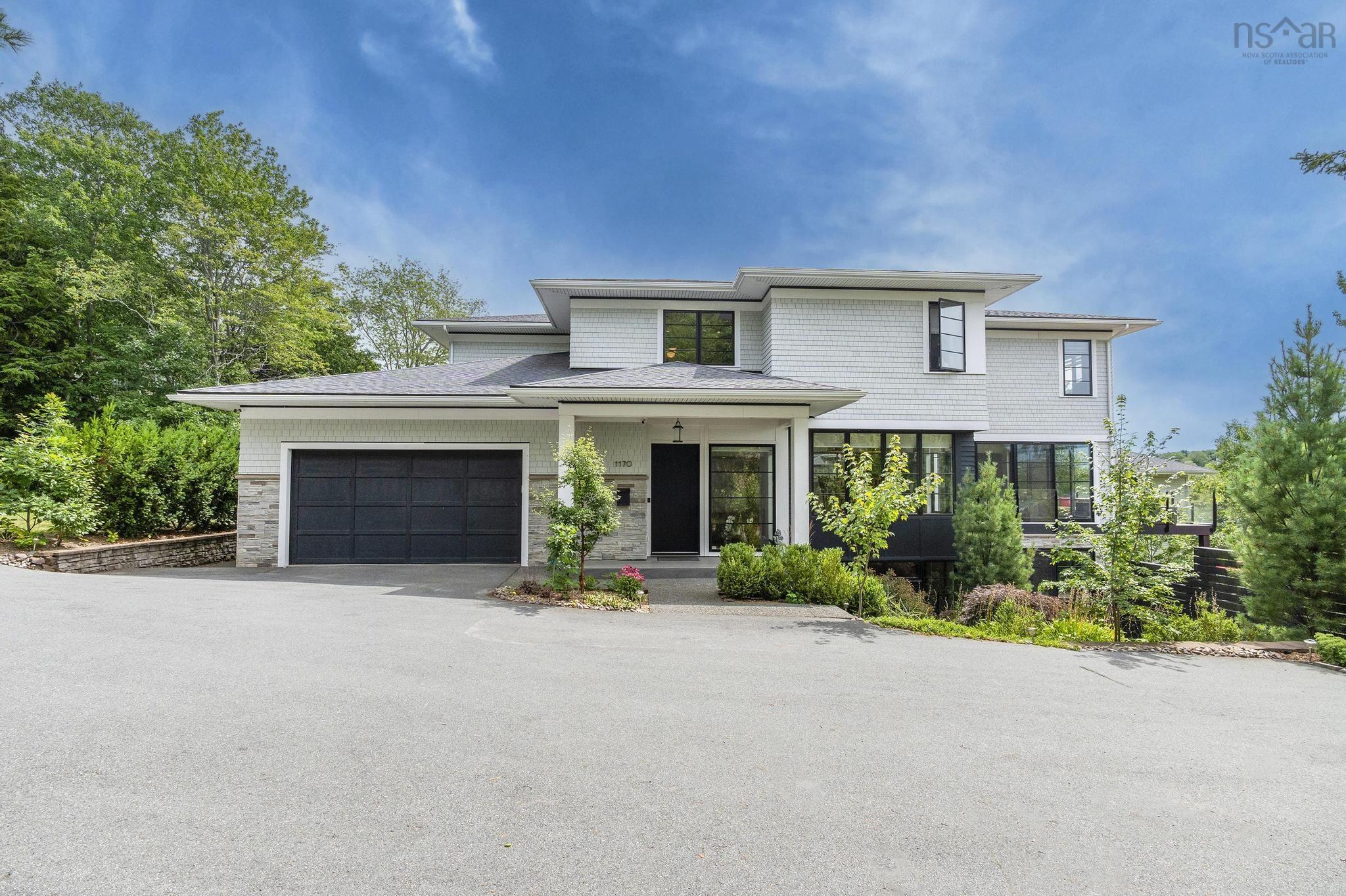 Thumbnail image for 1170 Rockcliffe Street MLS<sup>®</sup> 202625131