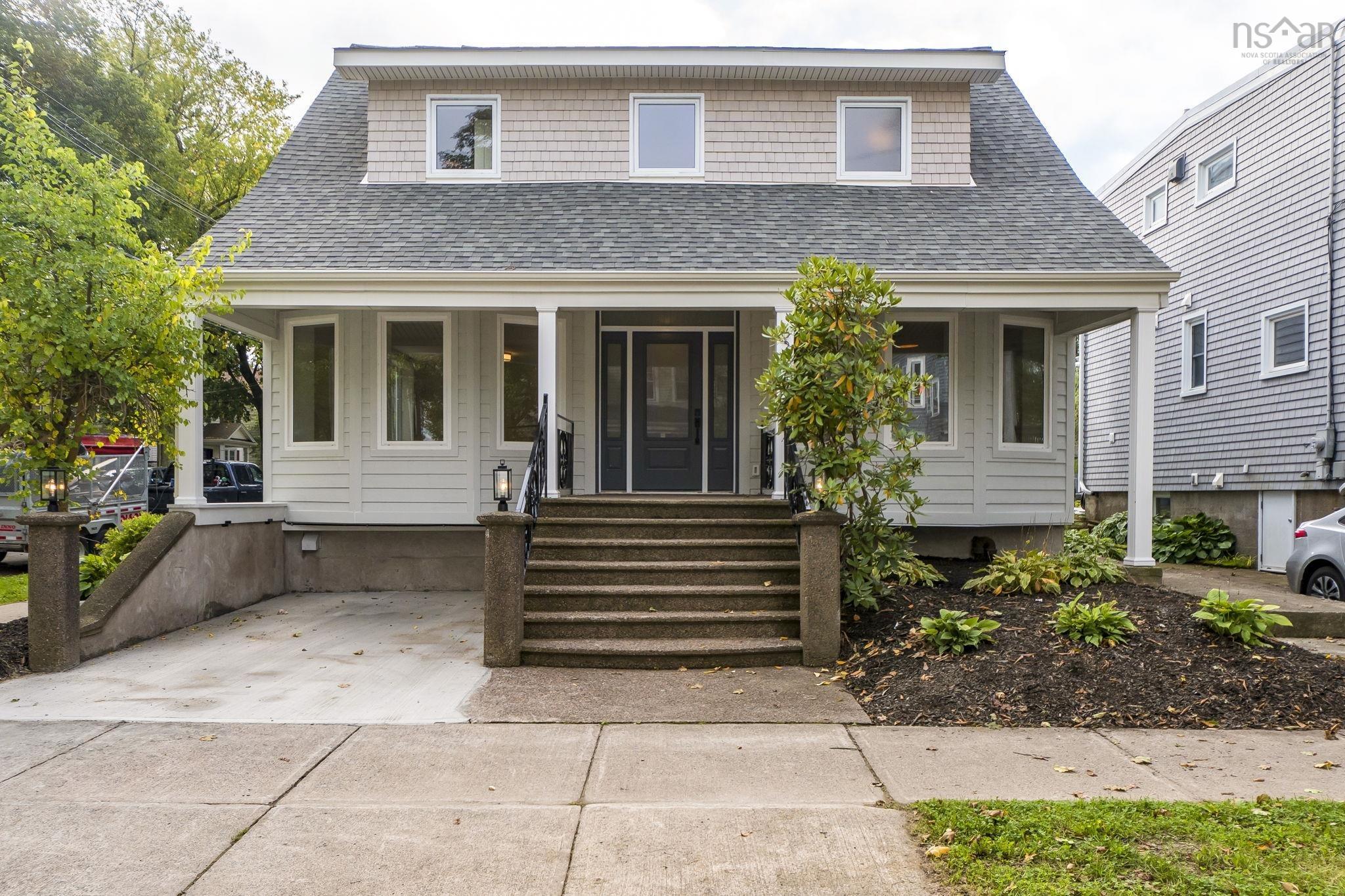 Thumbnail image for 6214 Shirley Street MLS<sup>®</sup> 202625183
