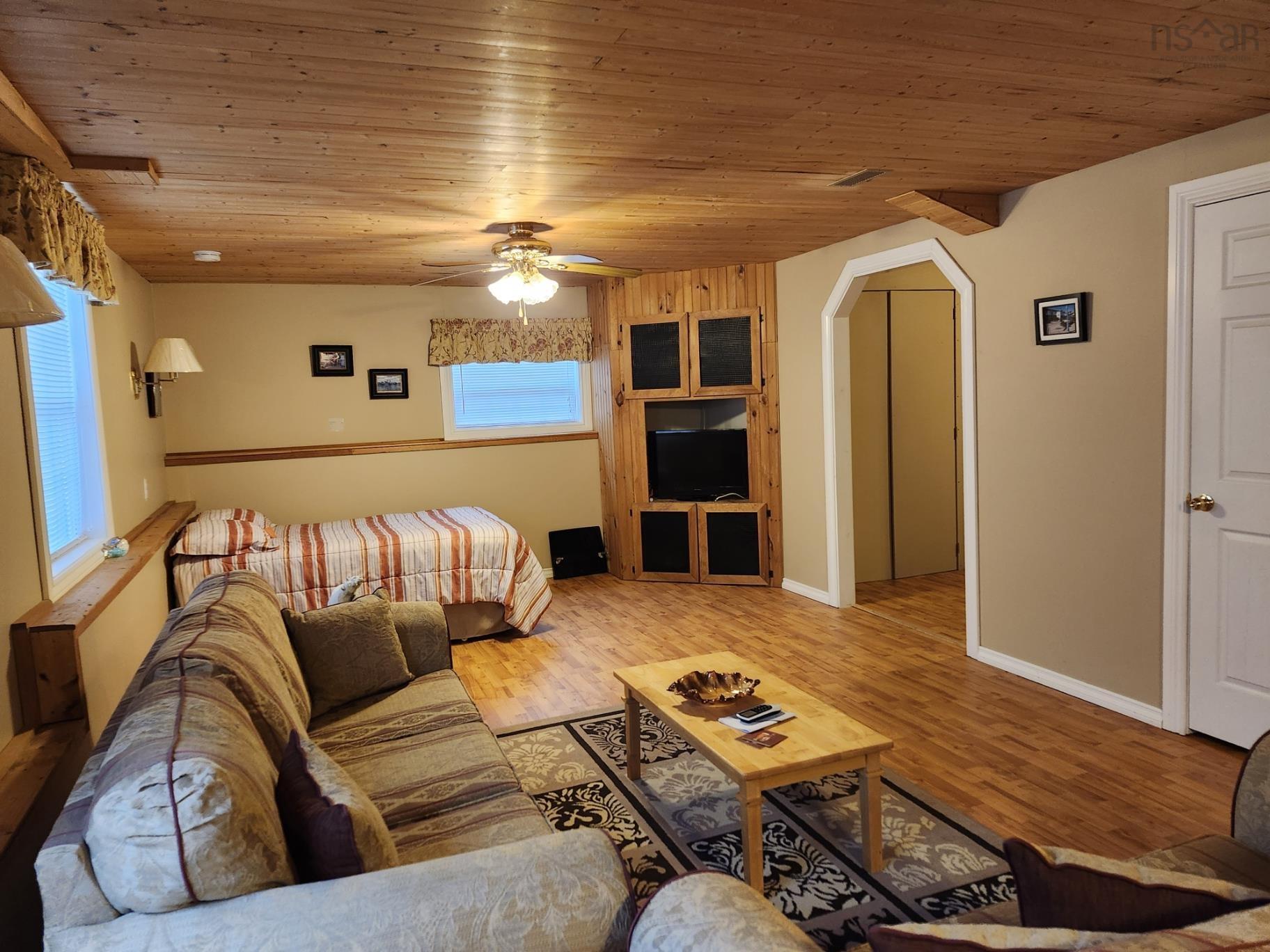 View image 12