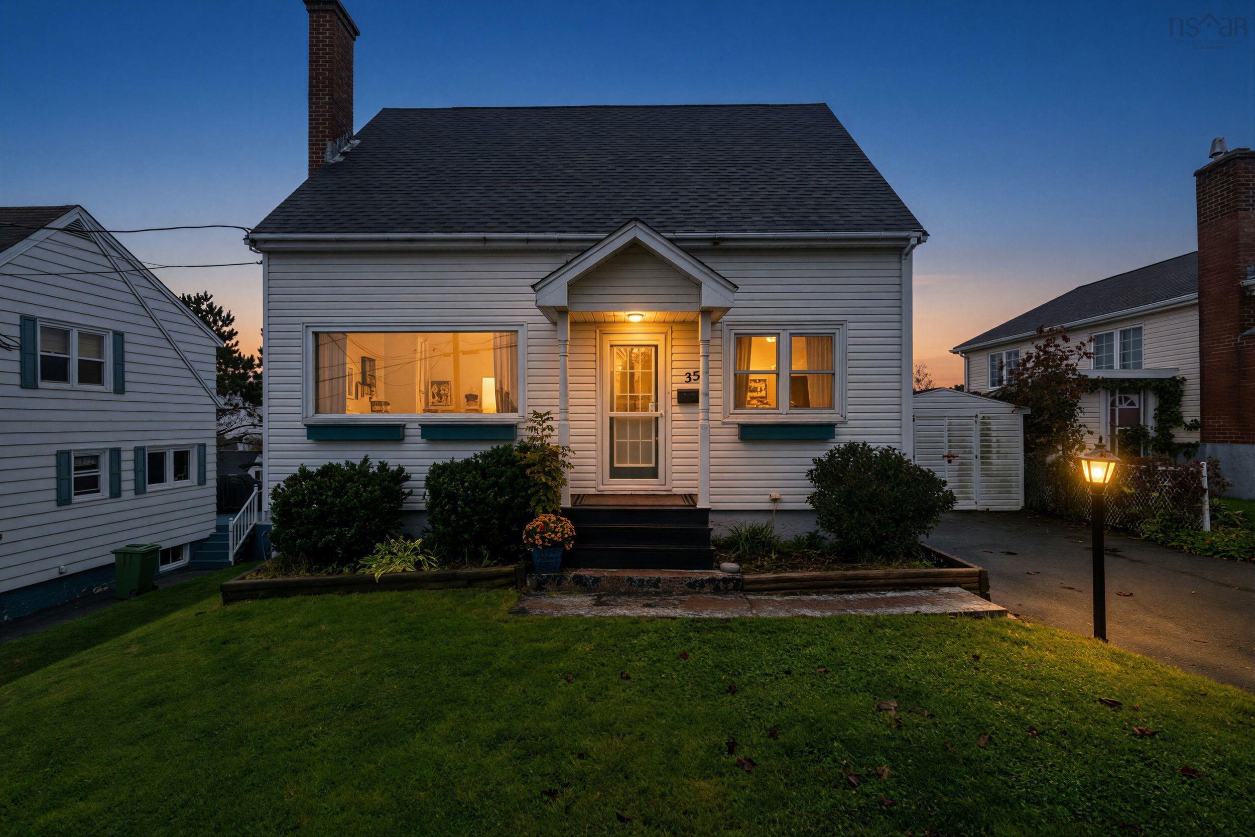 Thumbnail image for 35 Arvida Avenue MLS<sup>®</sup> 202625202