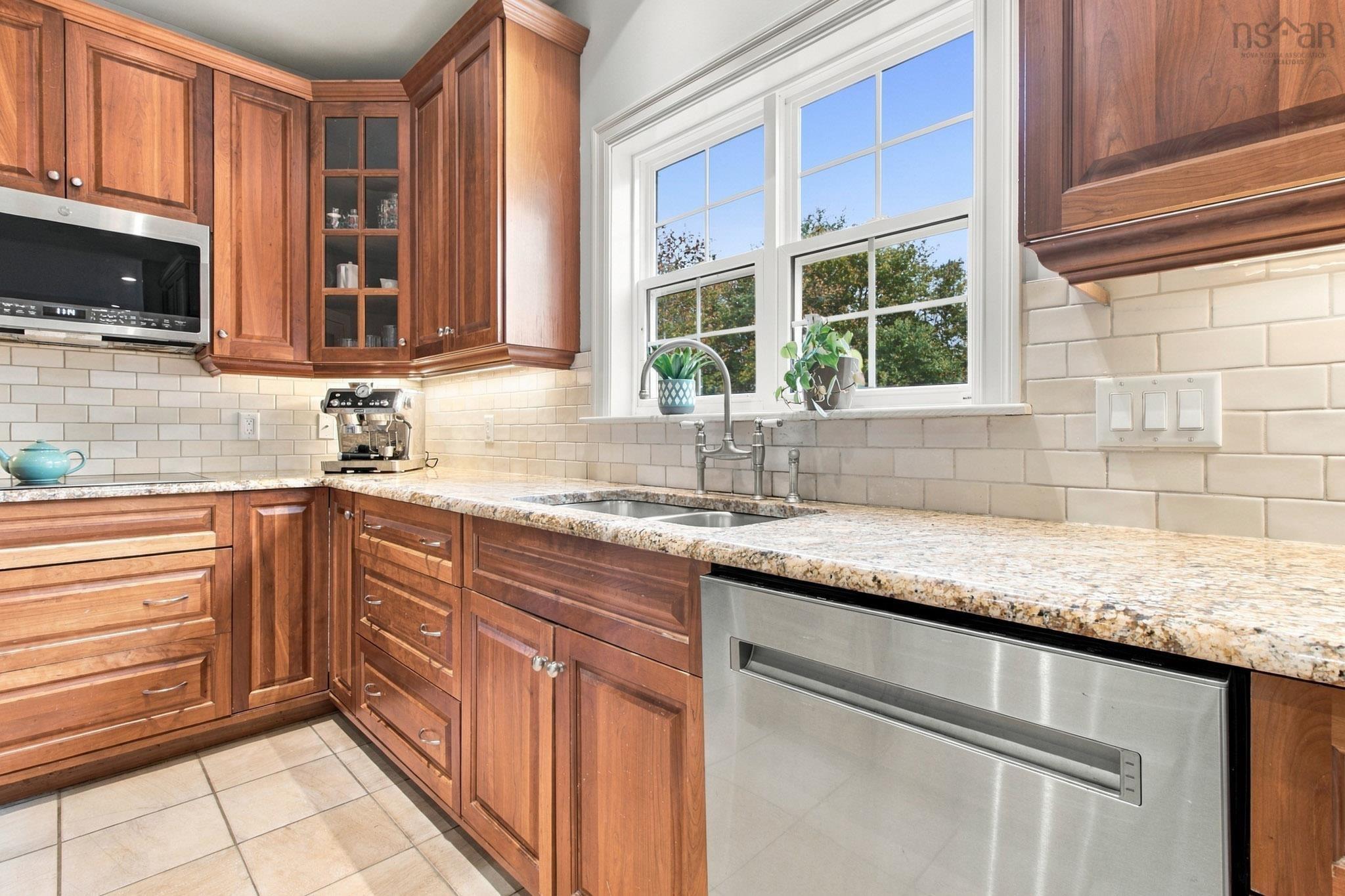 View image 18