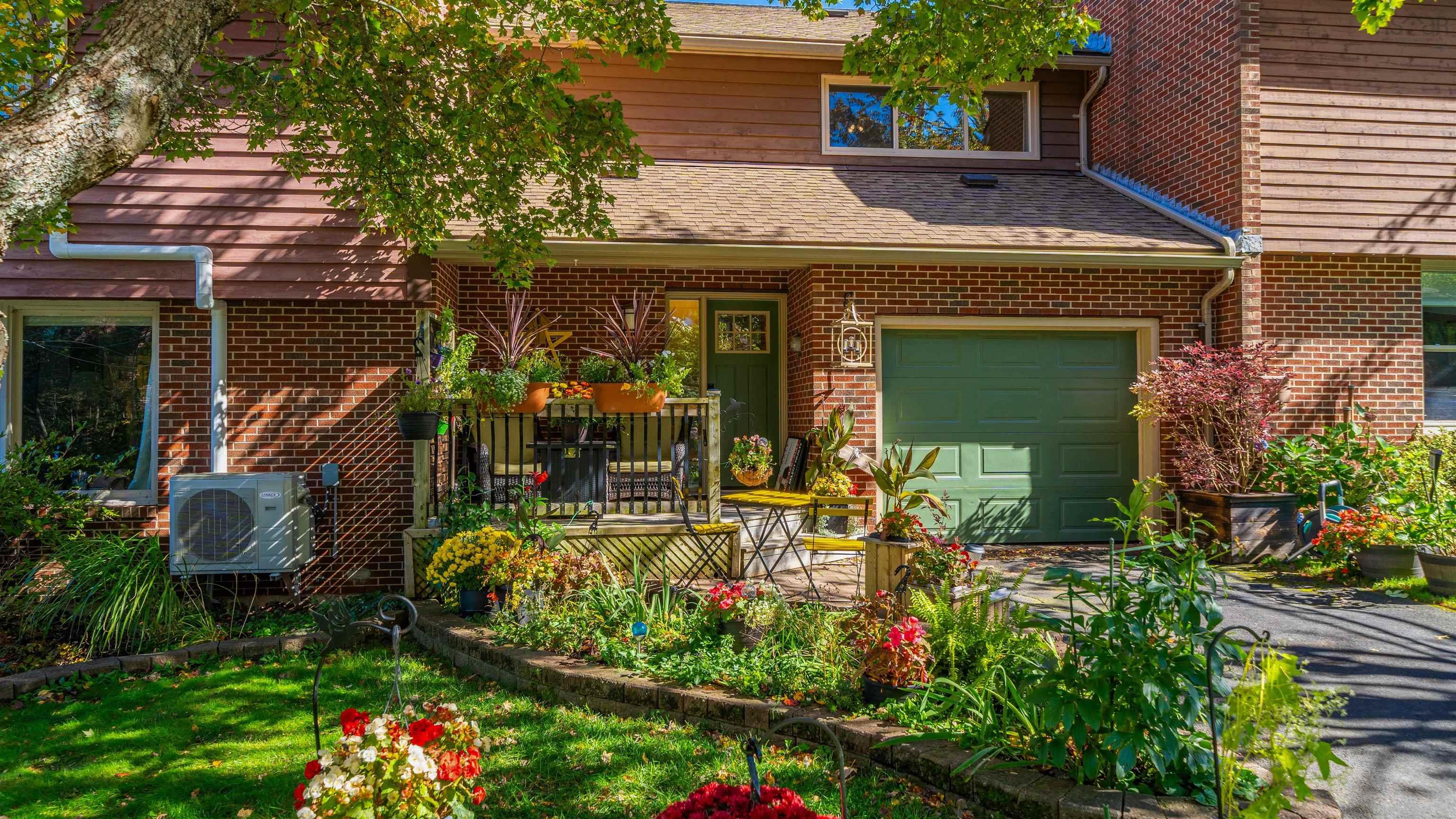 Thumbnail image for 40 Walden Place MLS<sup>®</sup> 202625417