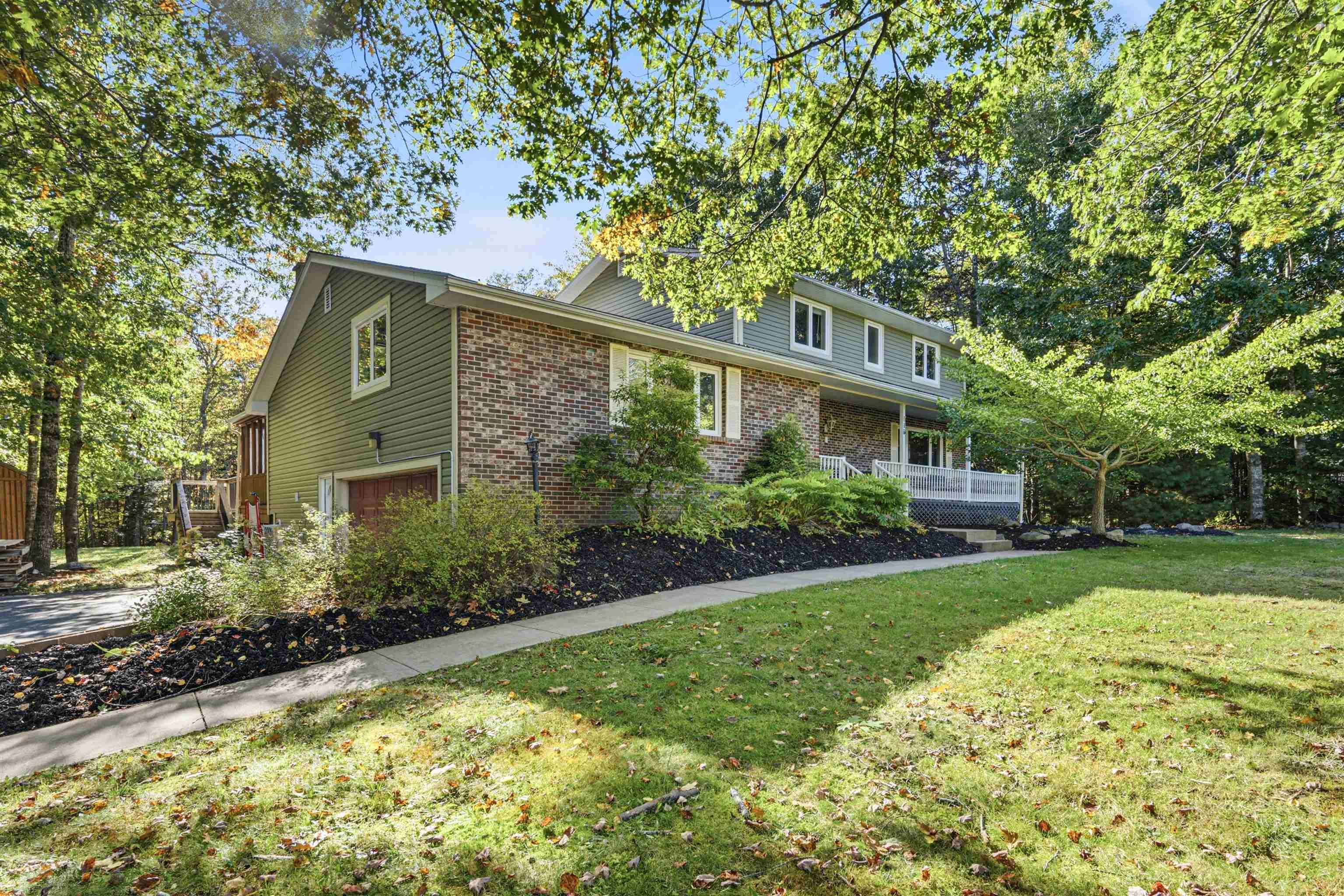 Thumbnail image for 18 Sandstone ave MLS<sup>®</sup> 202625450