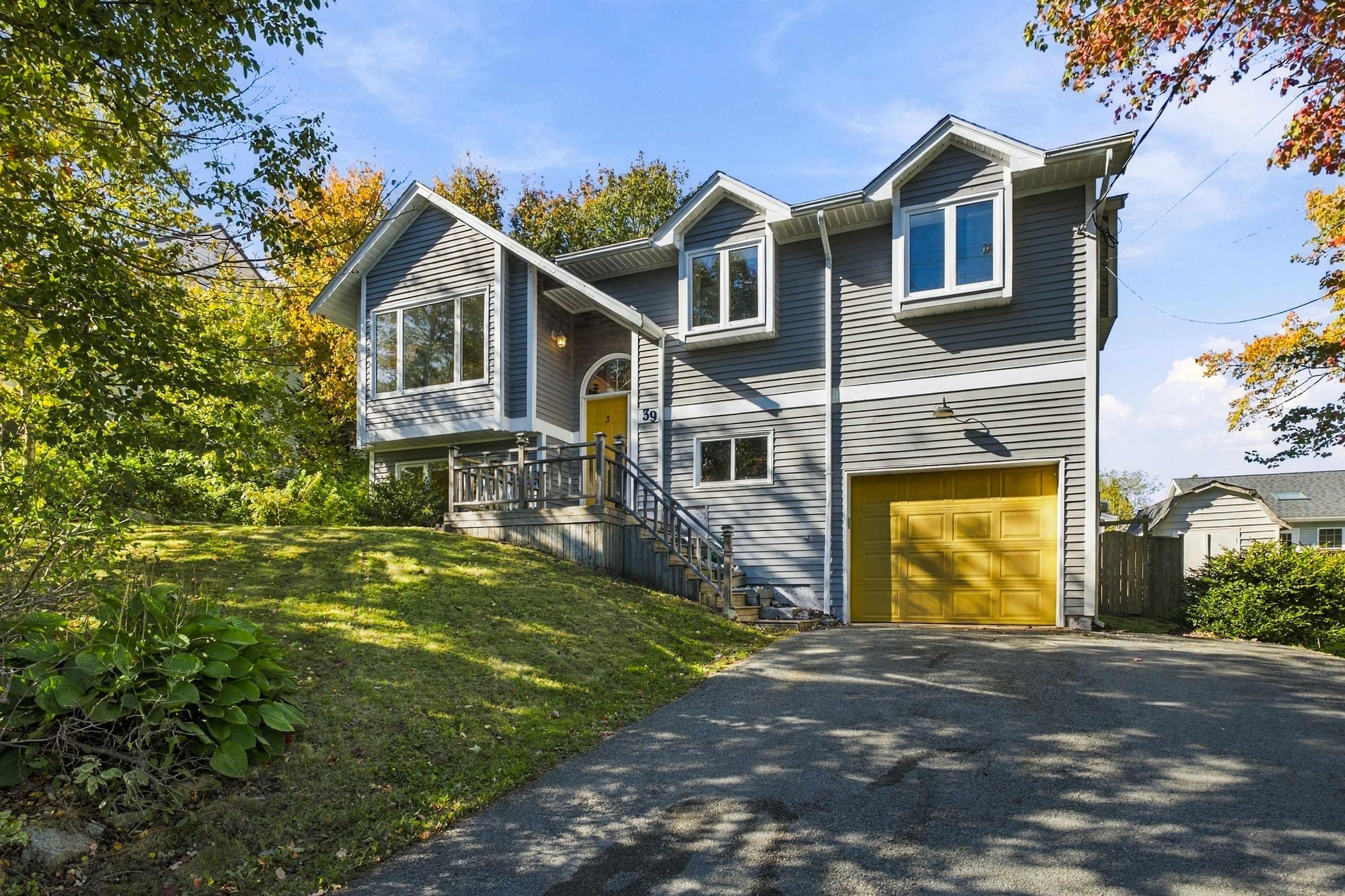 Thumbnail image for 39 Parkdale Avenue MLS<sup>®</sup> 202625451