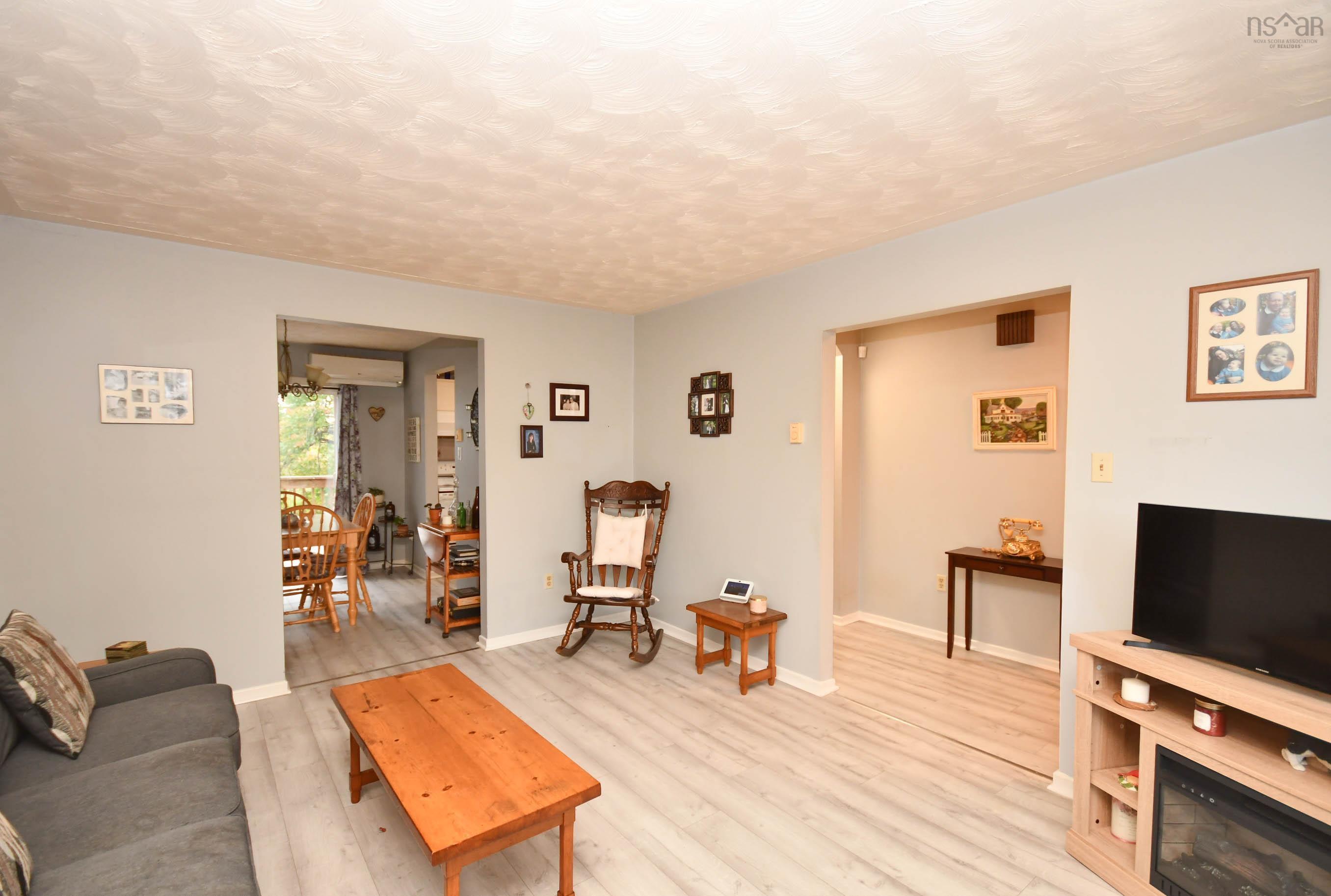 View image 12