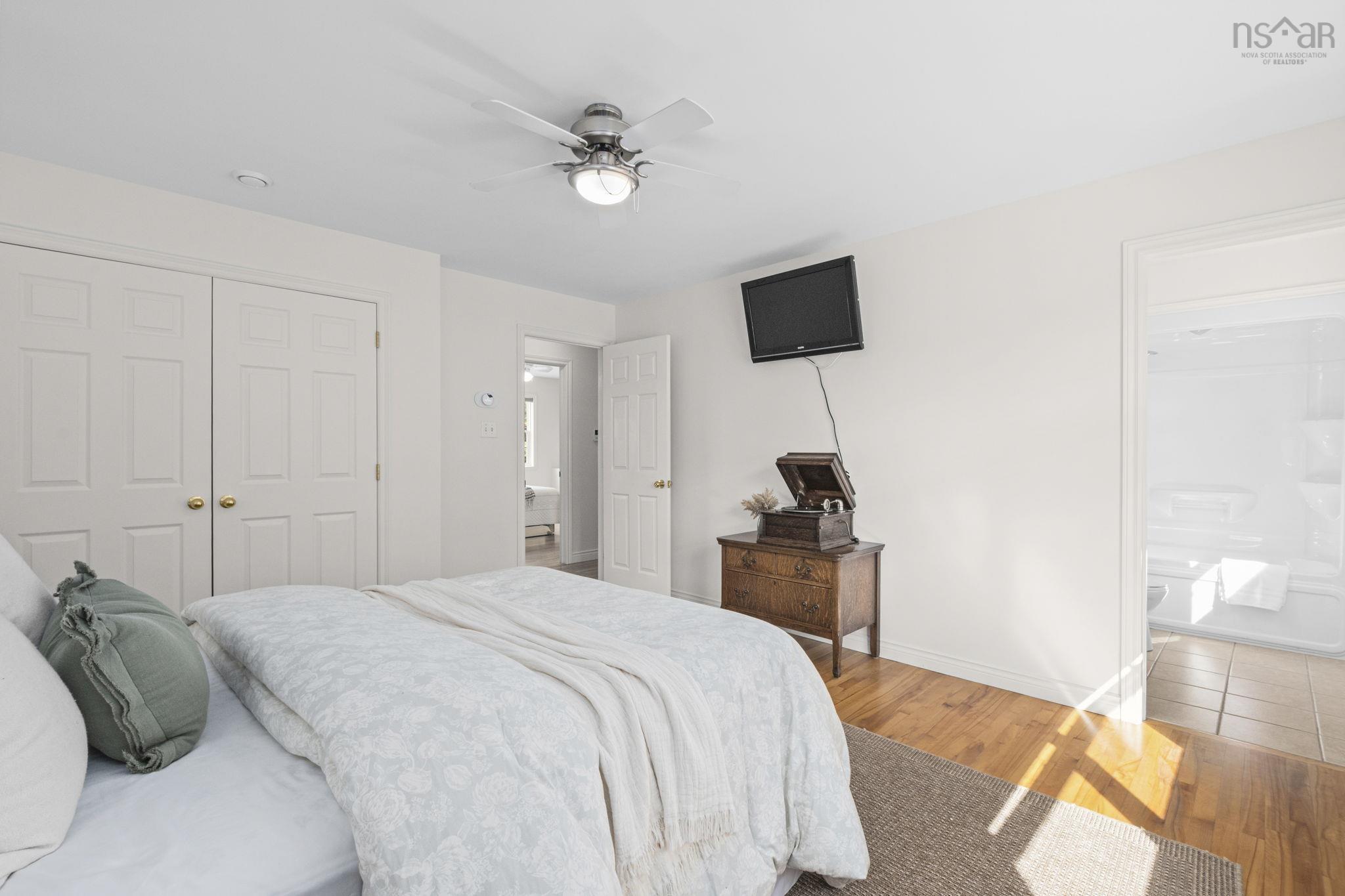 View image 16