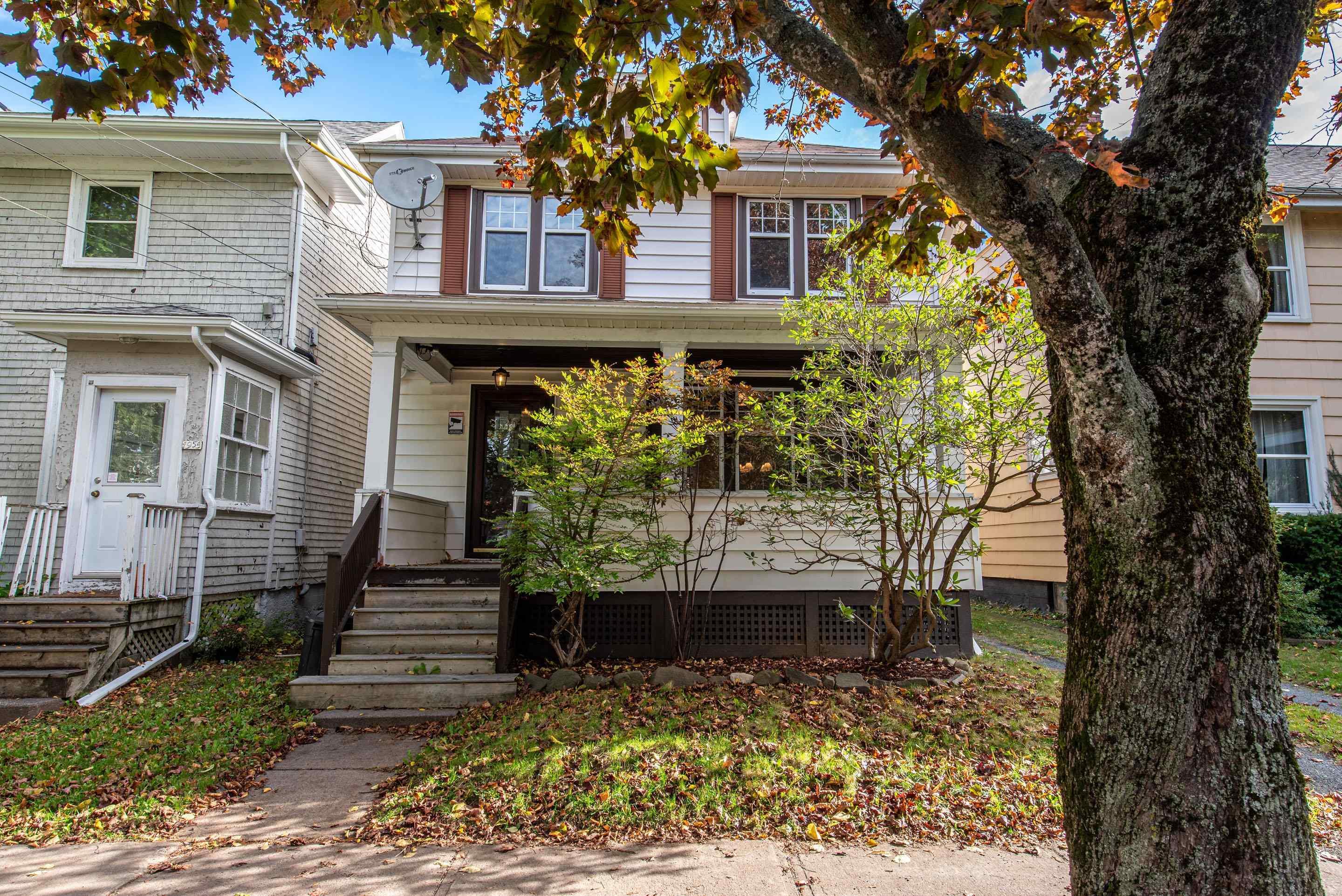 Thumbnail image for 1951 Vernon Street MLS<sup>®</sup> 202625945