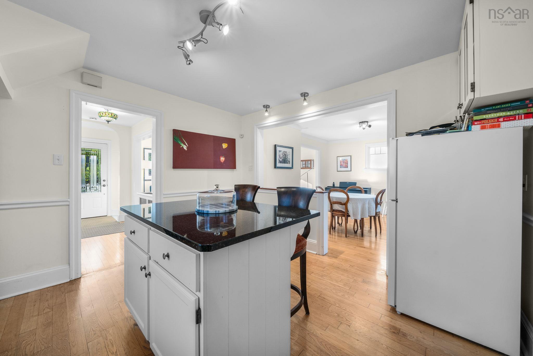 View image 18
