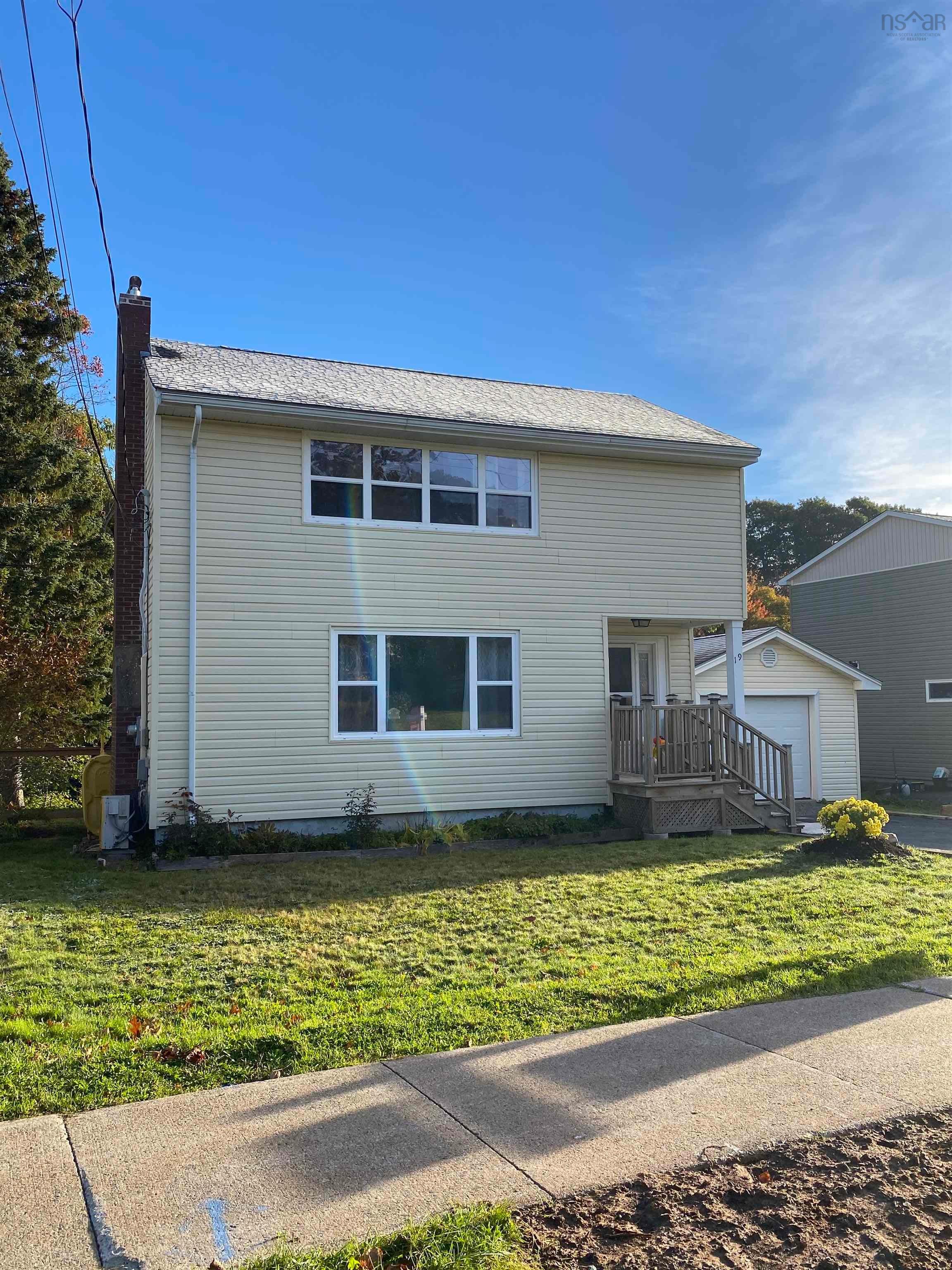 Thumbnail image for 19 Highwood Street MLS<sup>®</sup> 202626152