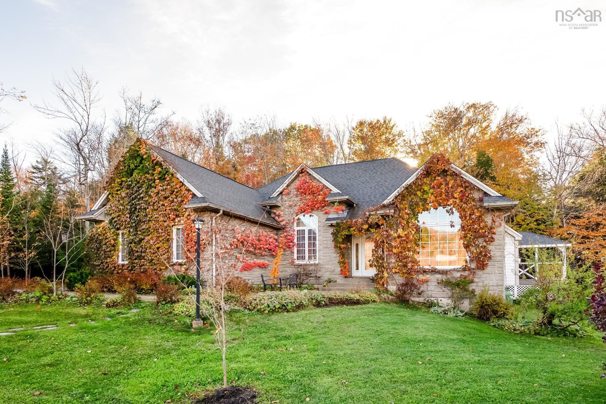 Thumbnail image for 1196 Elise Victoria Drive MLS<sup>®</sup> 202626547
