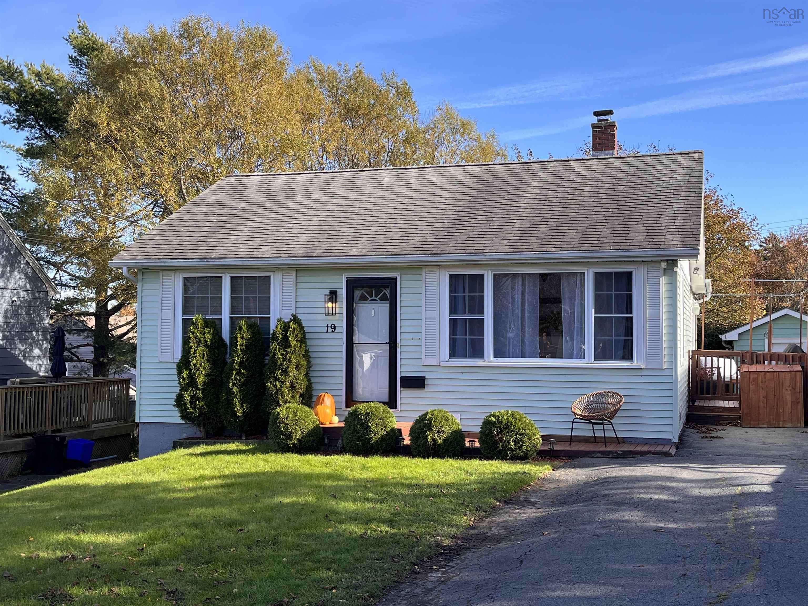 Thumbnail image for 19 Arvida Avenue MLS<sup>®</sup> 202626578