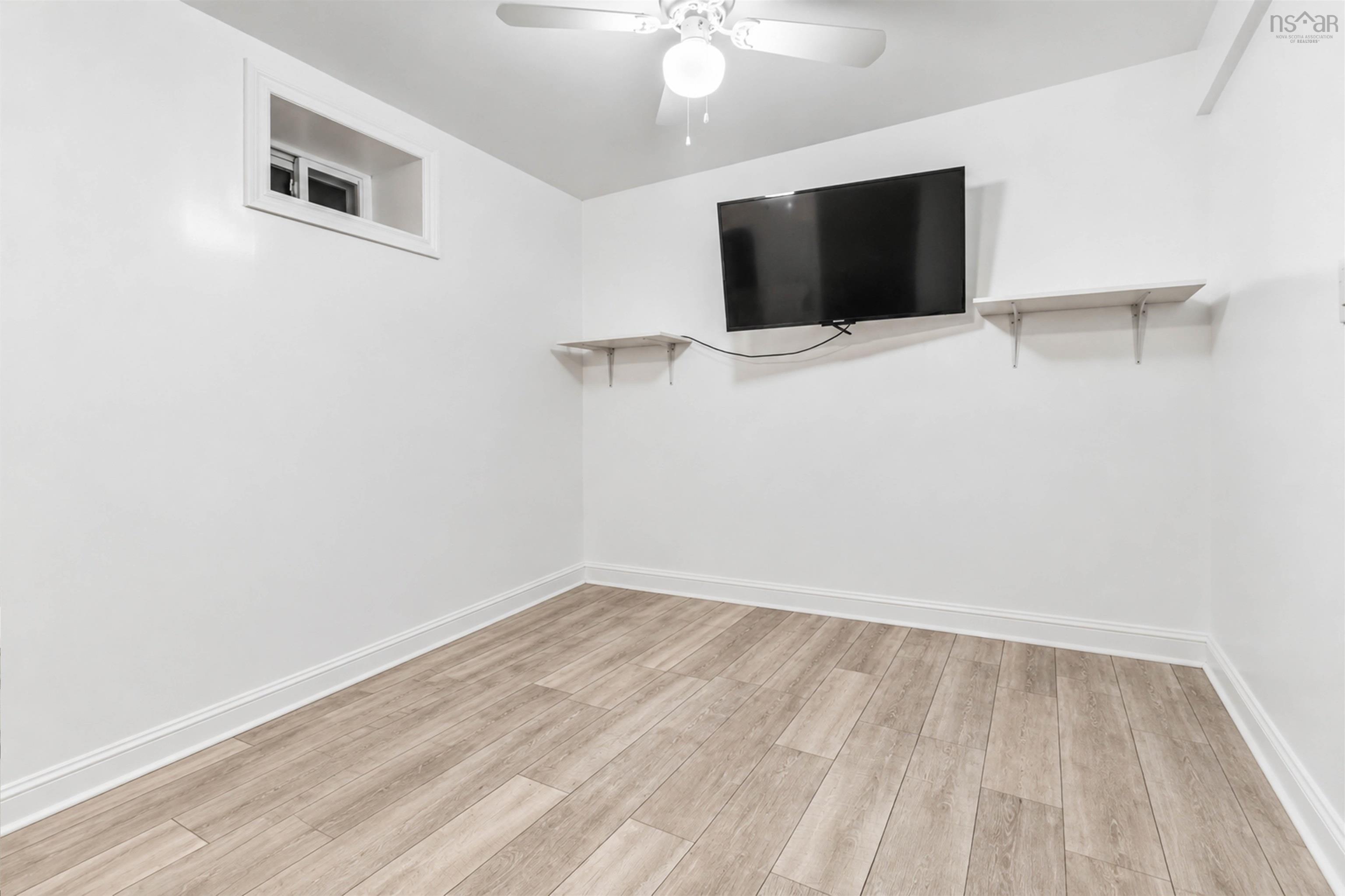 View image 18