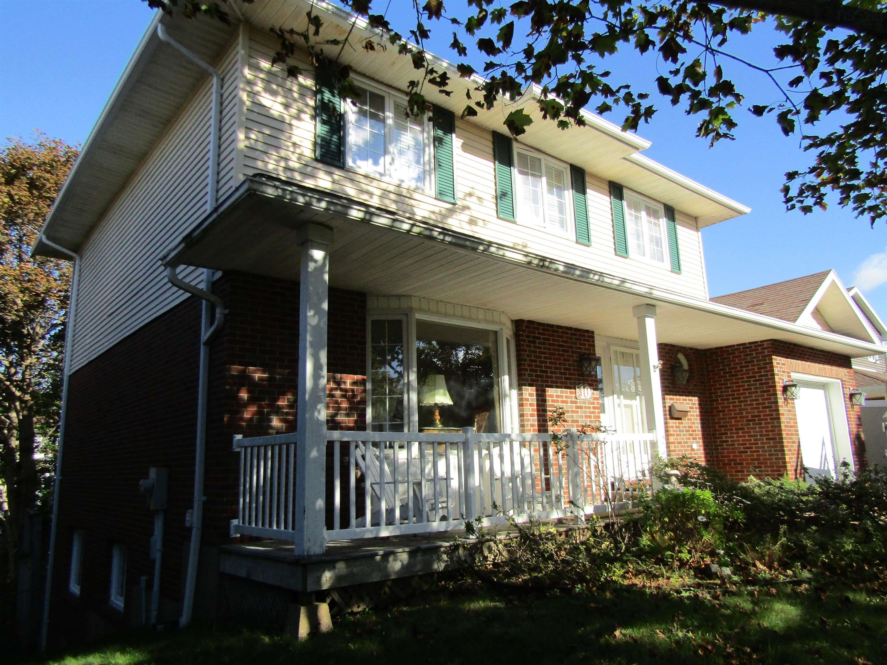 Thumbnail image for 10 Amberwood Court MLS<sup>®</sup> 202626801