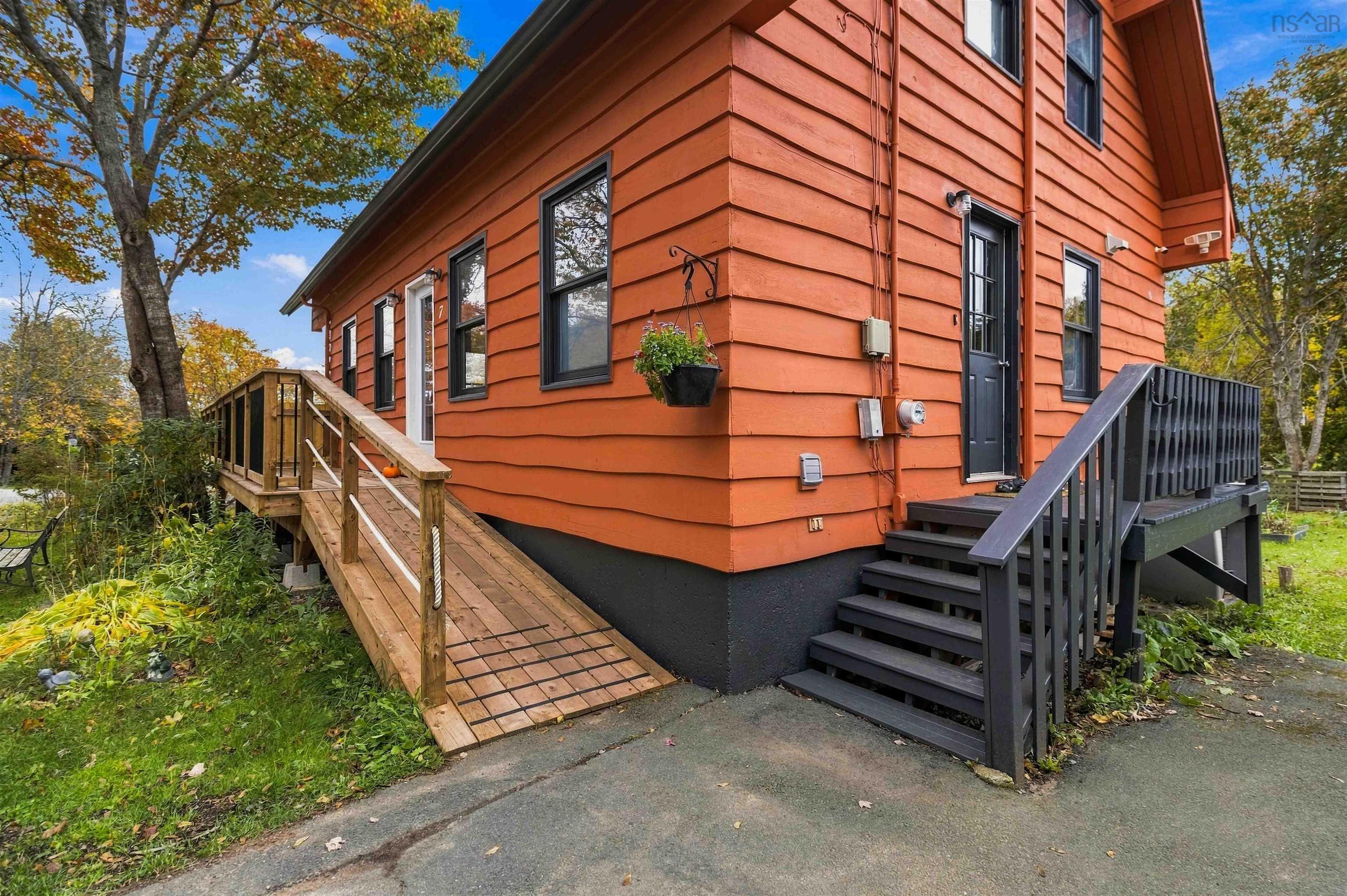 View image 18