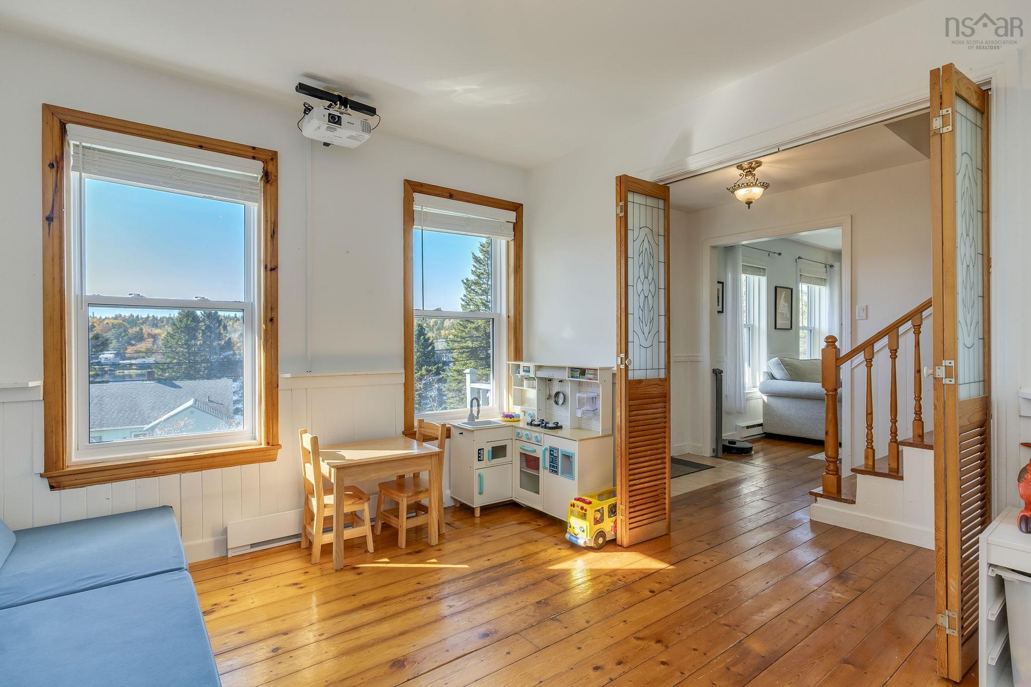 View image 12